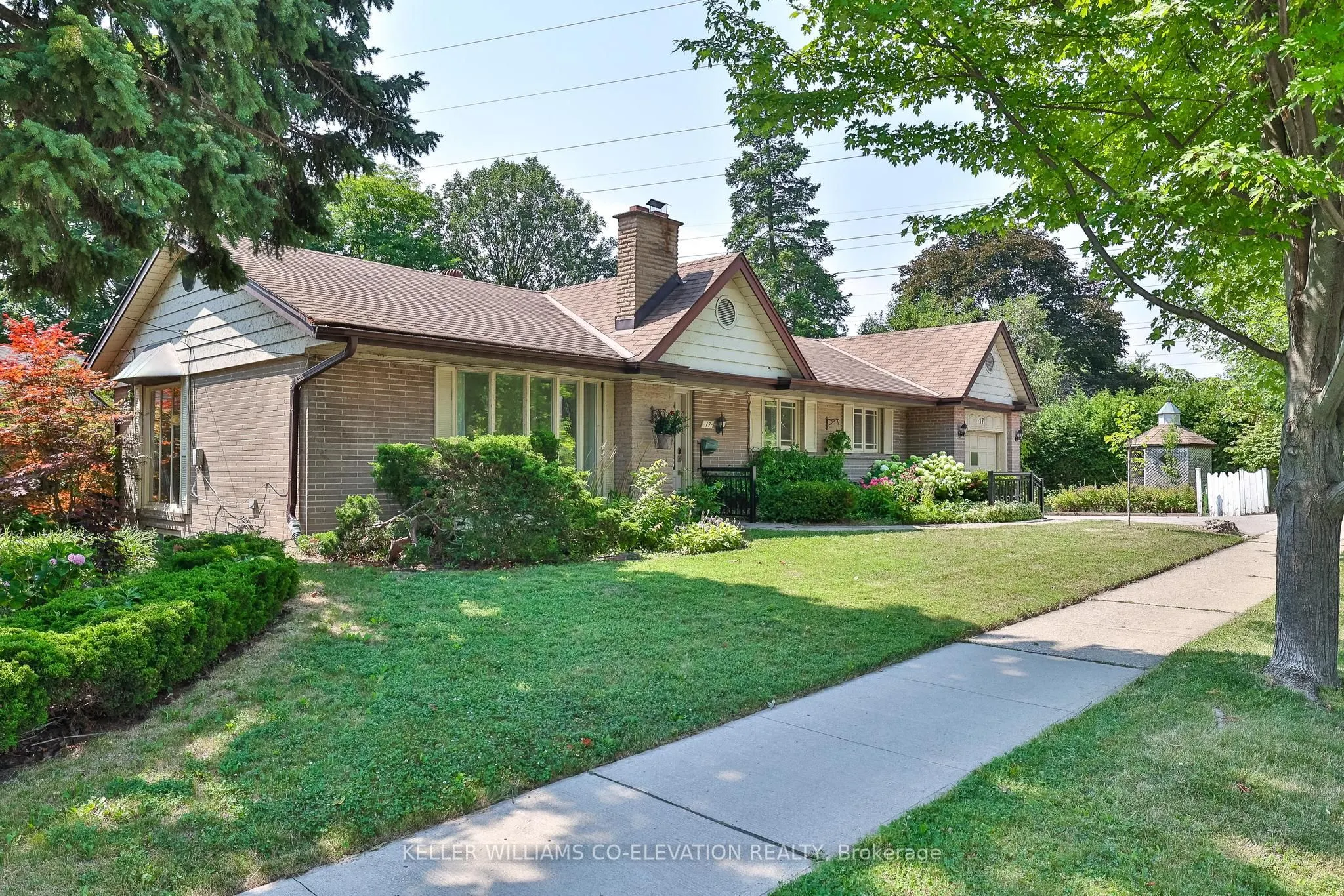 17 Hedges Boulevard