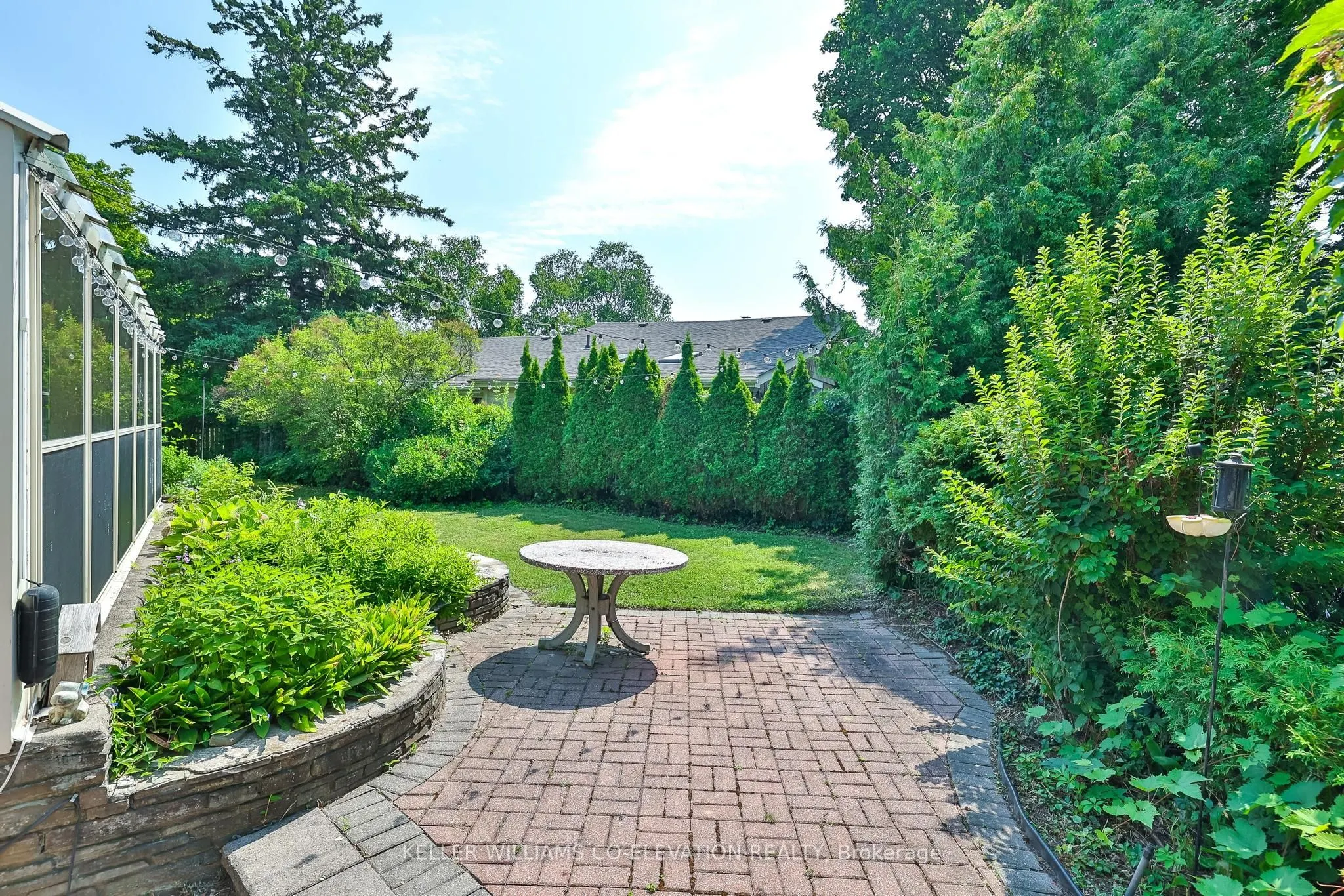 17 Hedges Boulevard