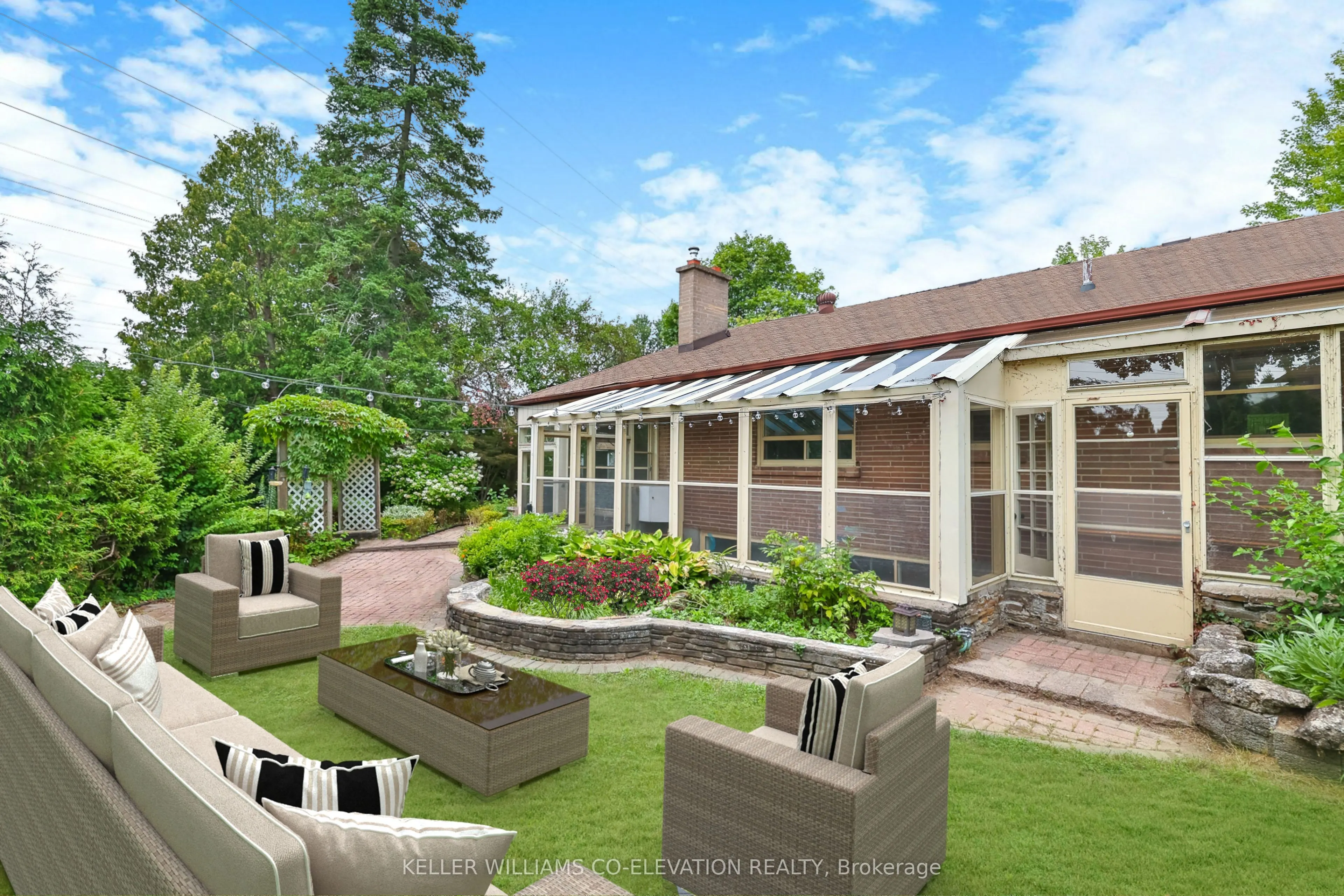 17 Hedges Boulevard