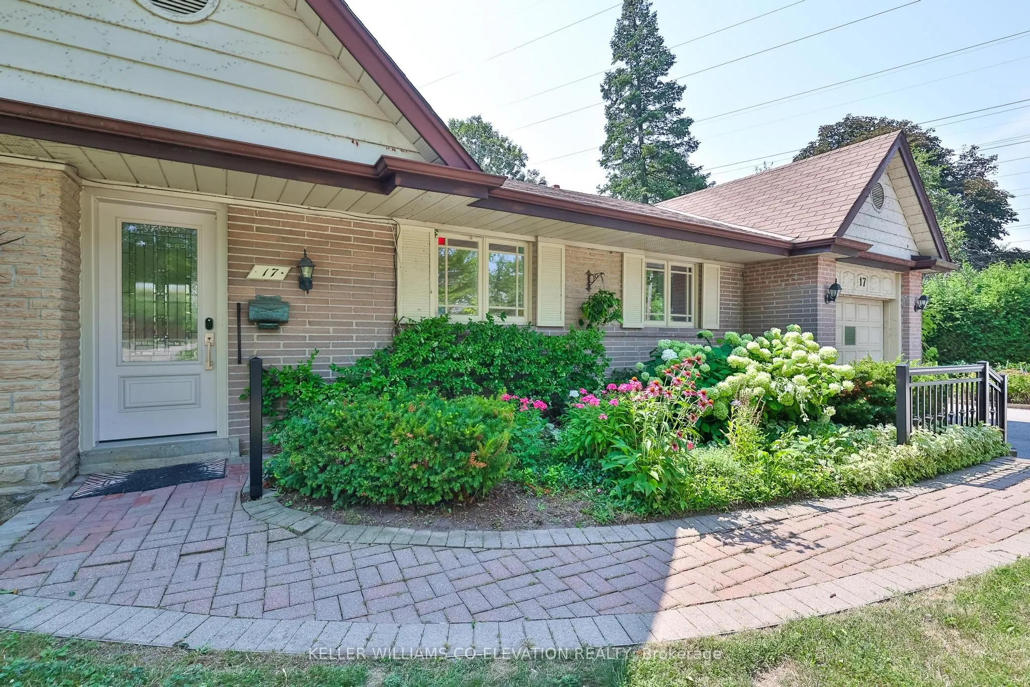 17 Hedges Boulevard