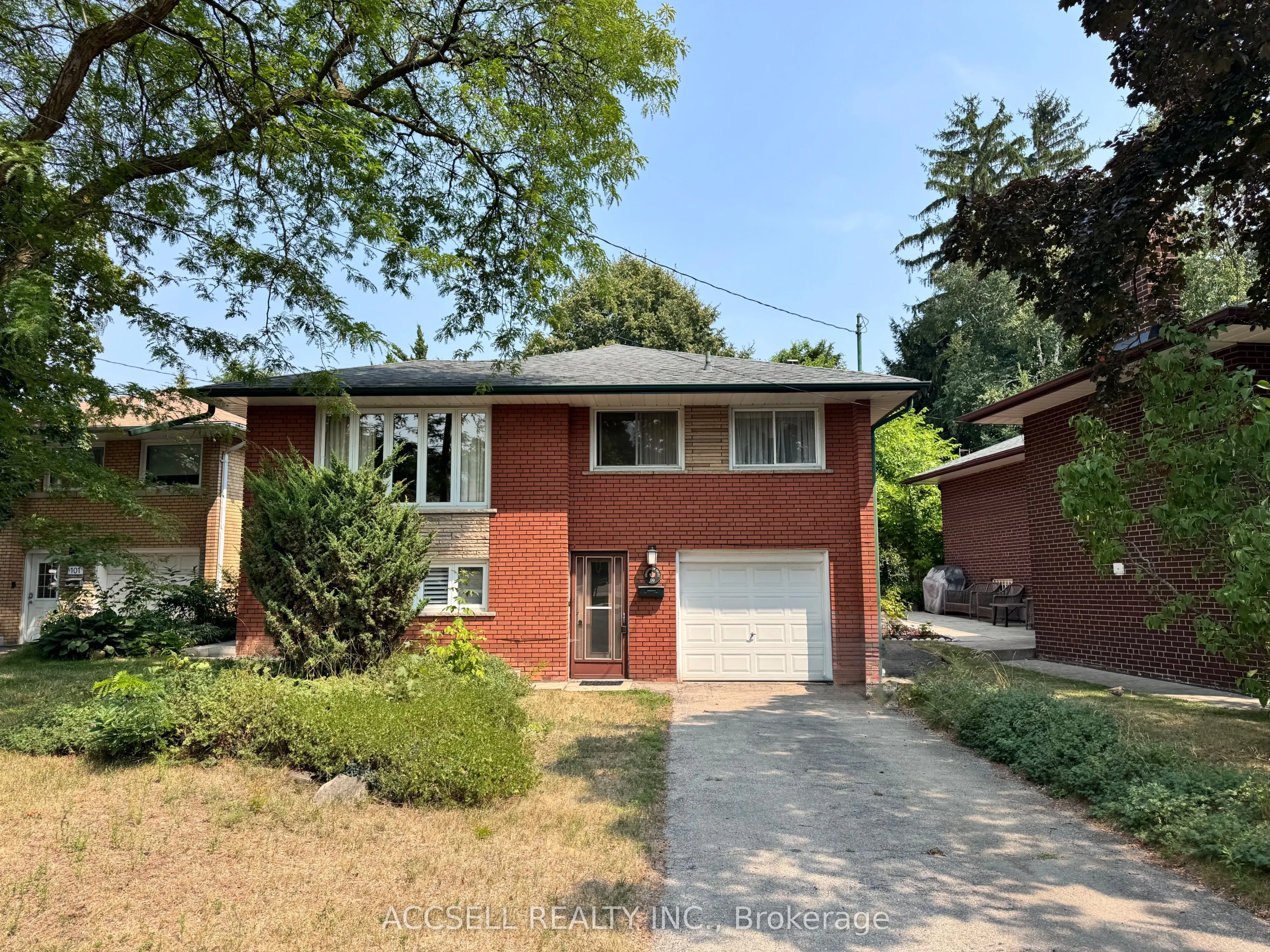 99 Bonnyview Drive