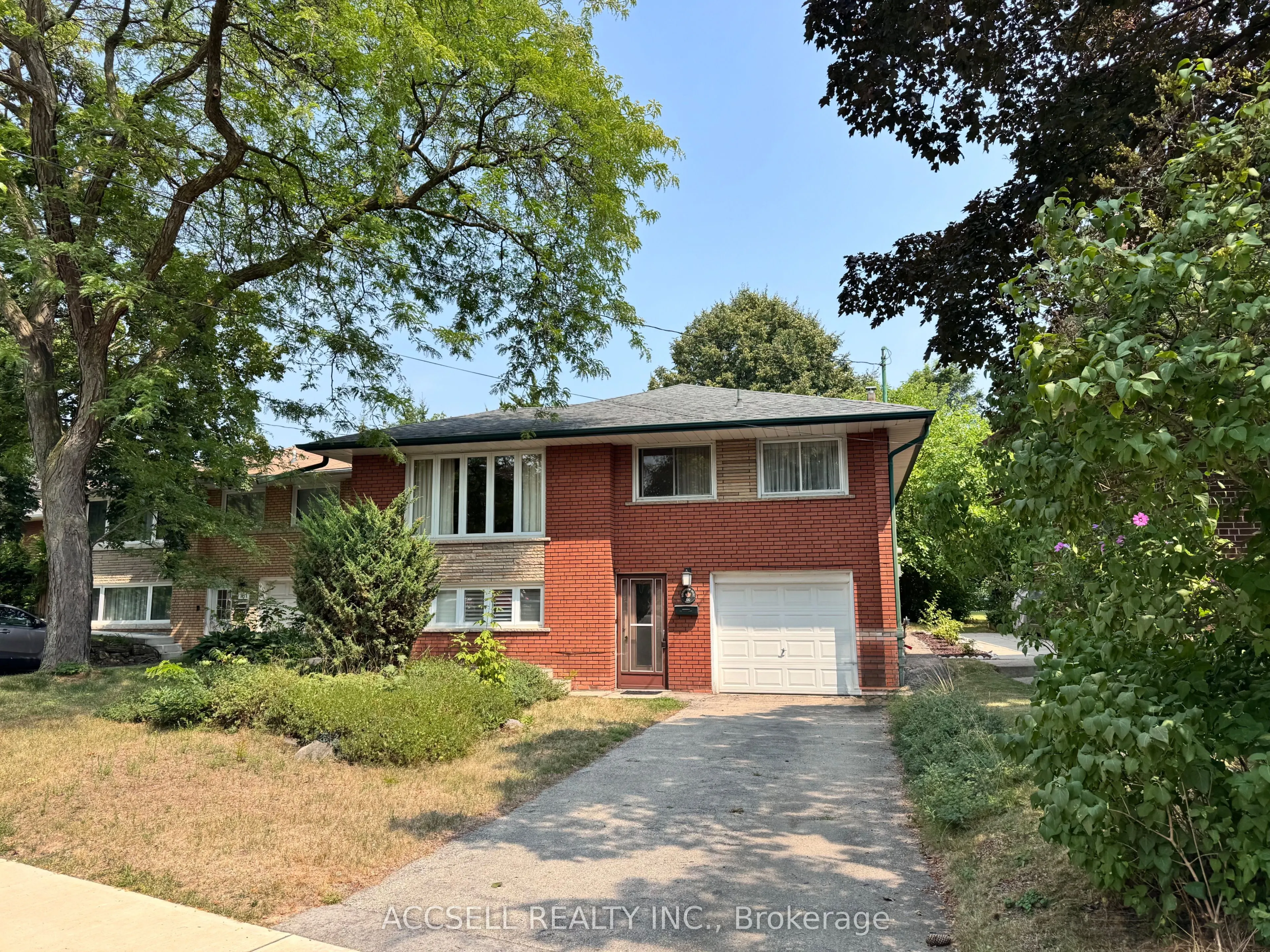 99 Bonnyview Drive