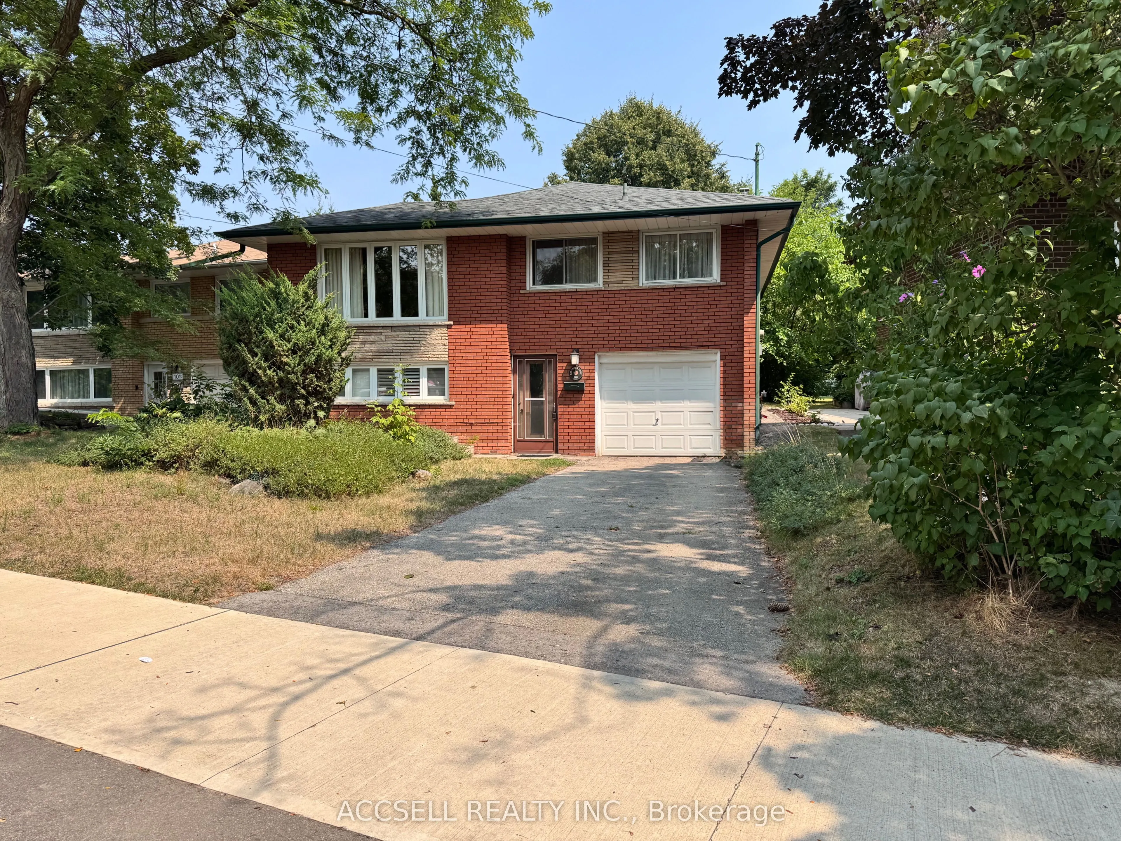 99 Bonnyview Drive