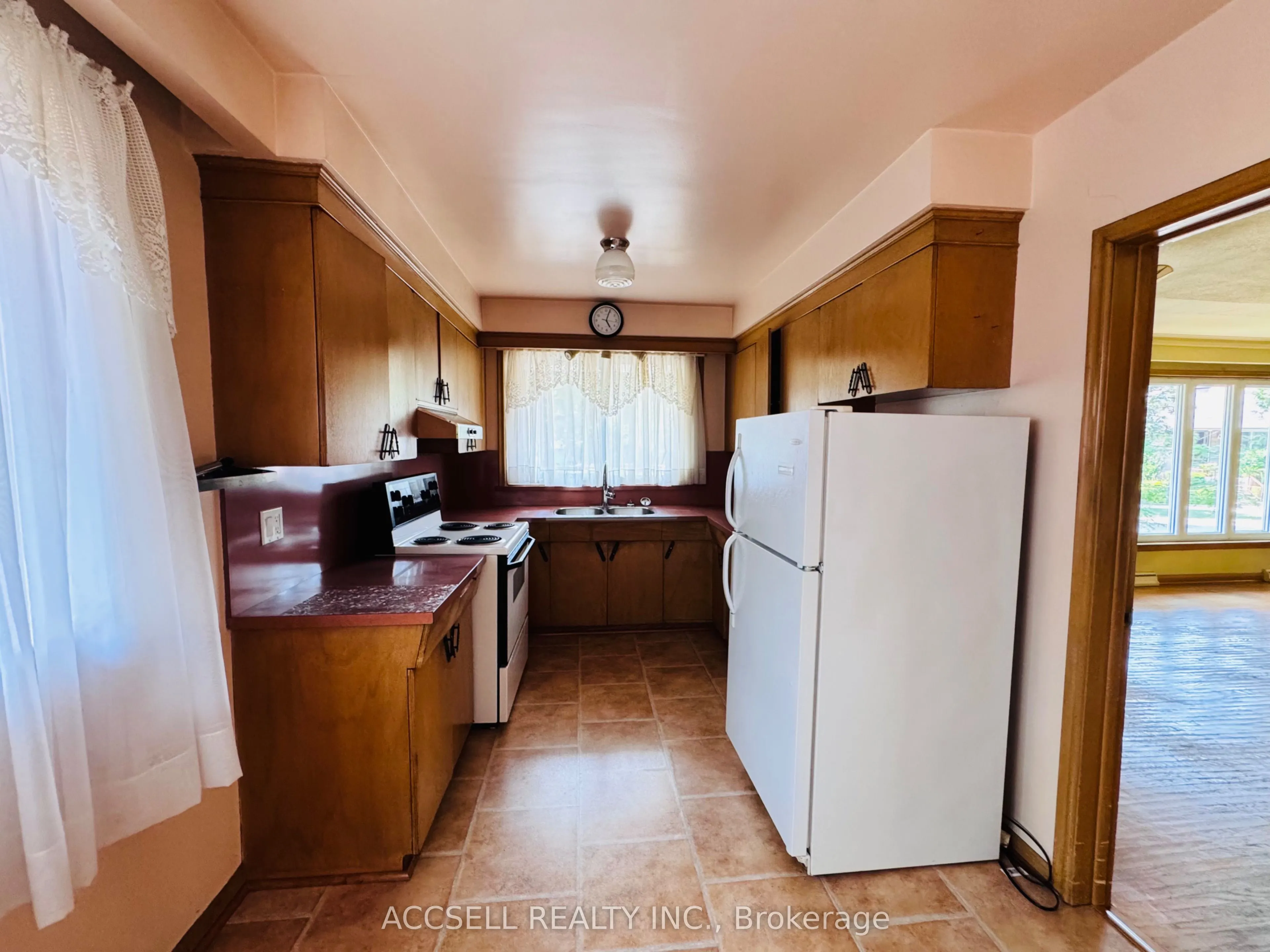 99 Bonnyview Drive