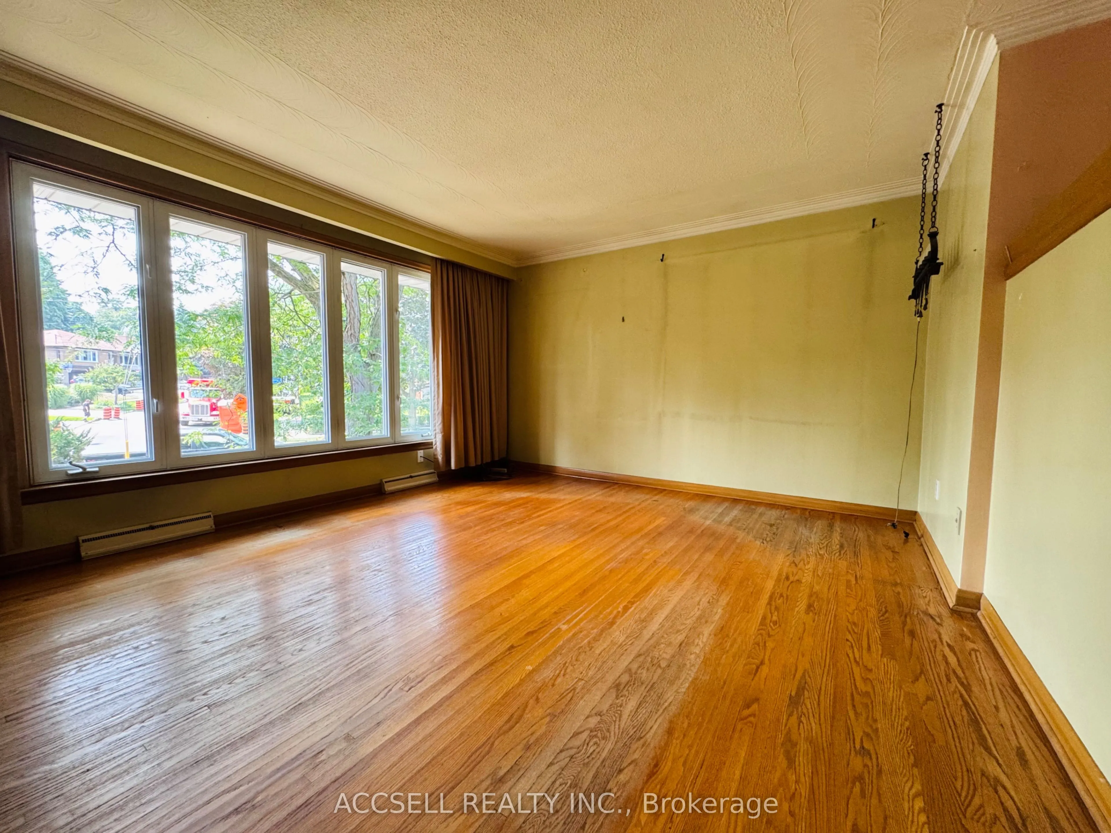 99 Bonnyview Drive