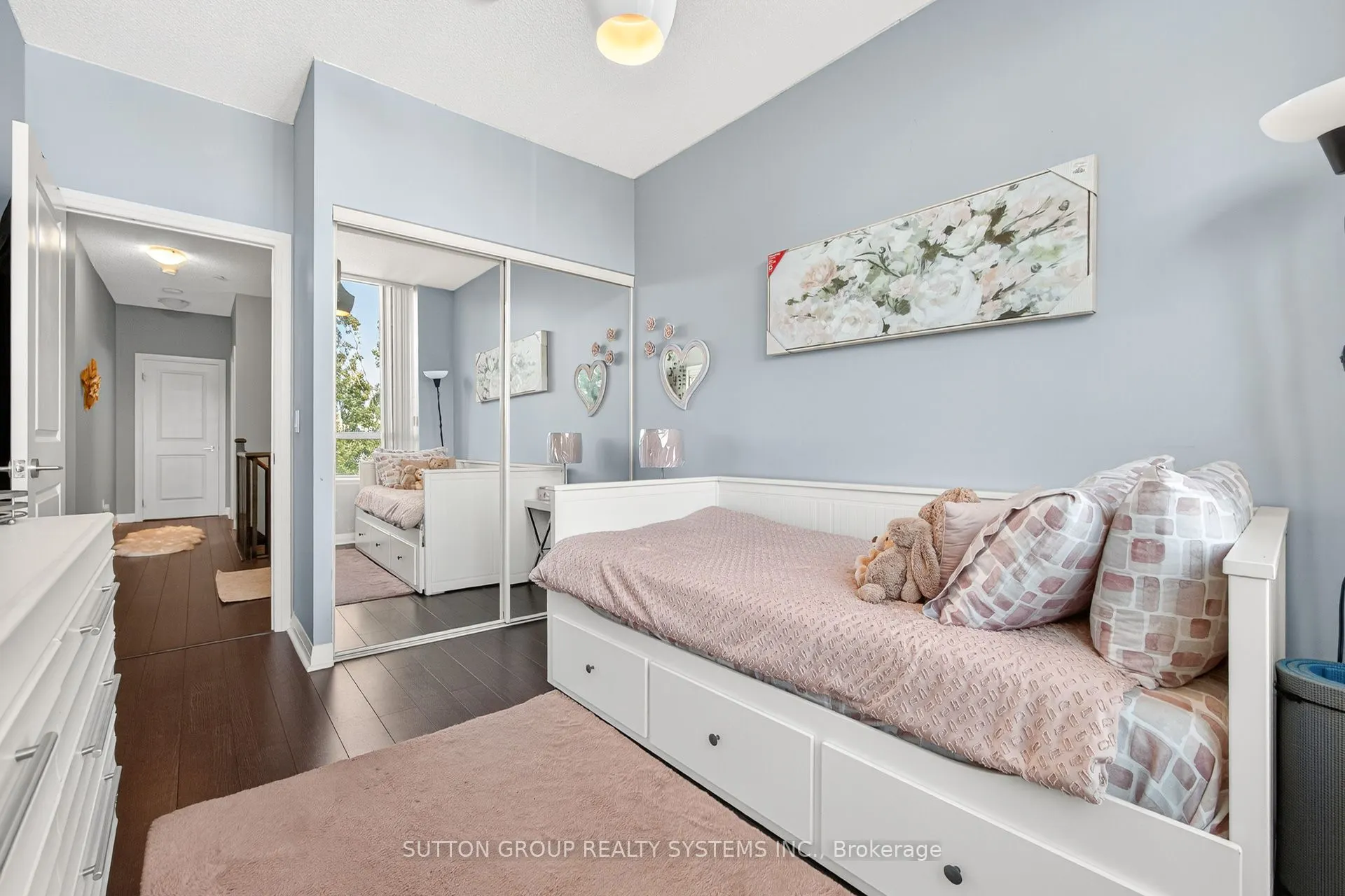 55 Eglinton Avenue W, #104
