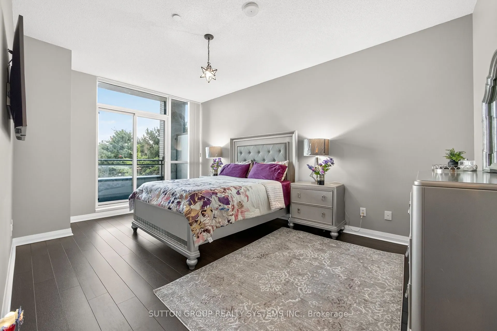 55 Eglinton Avenue W, #104