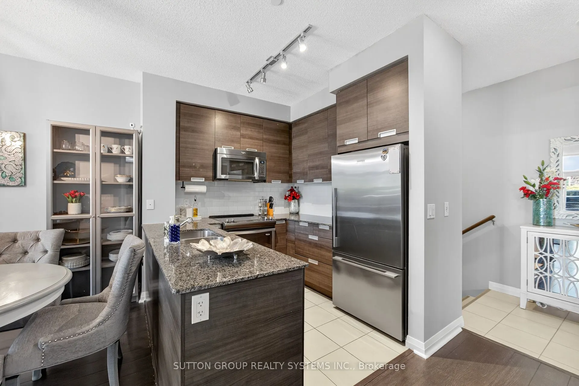 55 Eglinton Avenue W, #104