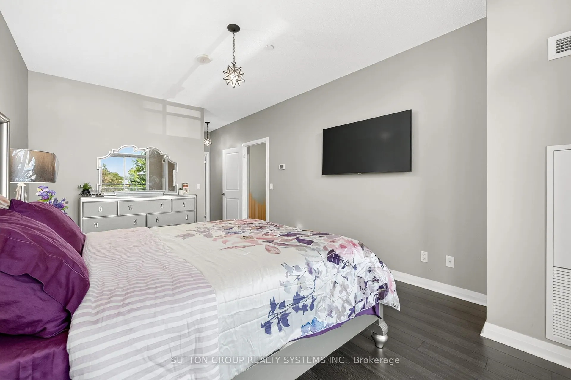 55 Eglinton Avenue W, #104