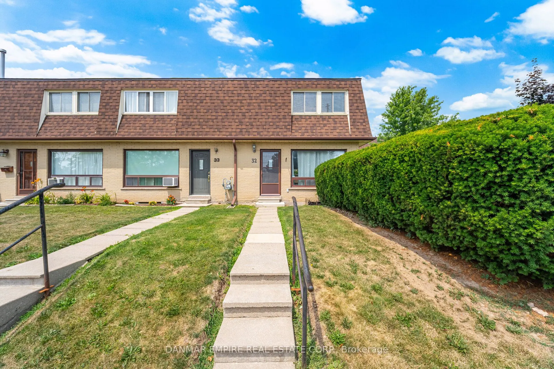 20 Mountainview Road S, #32