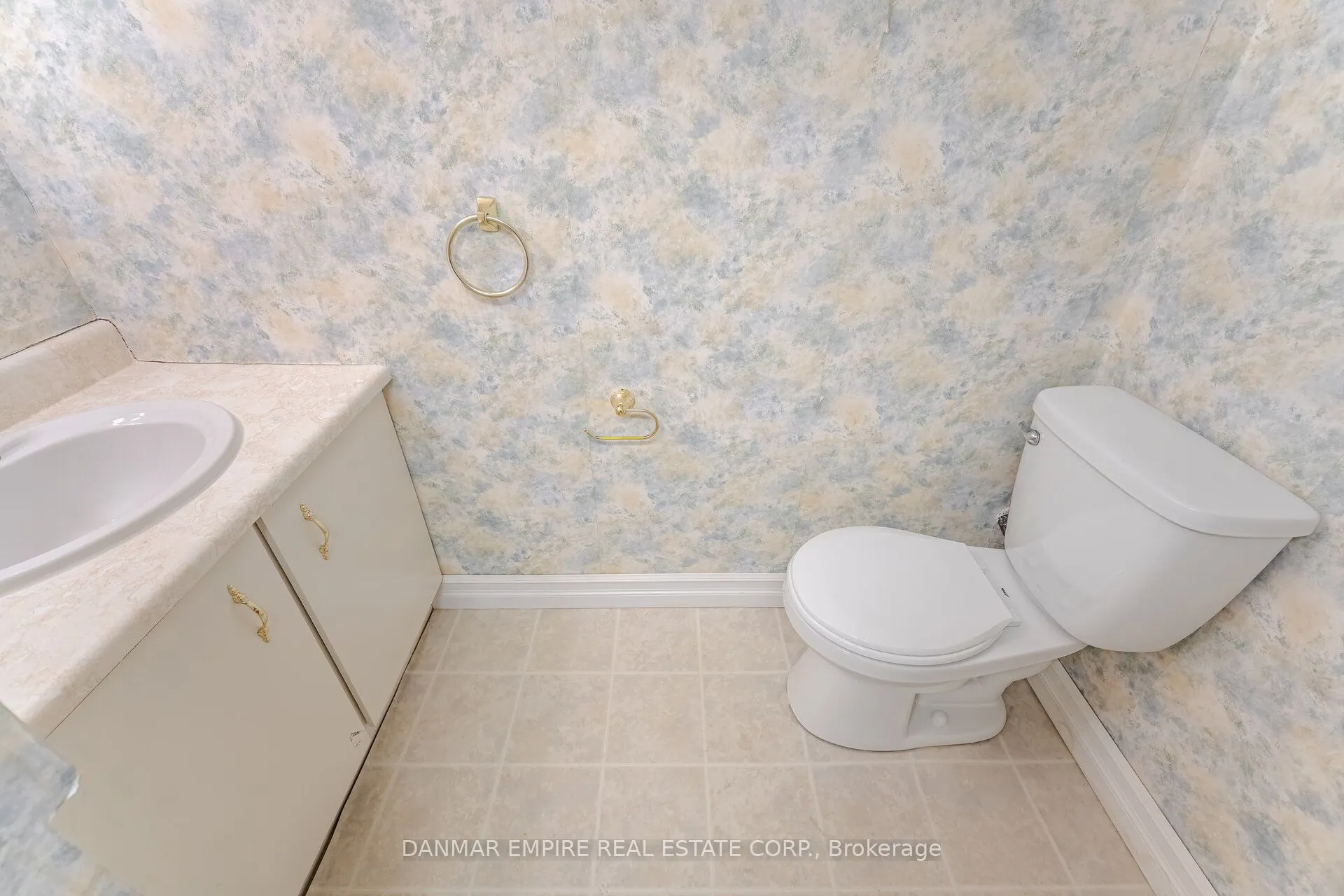 20 Mountainview Road S, #32