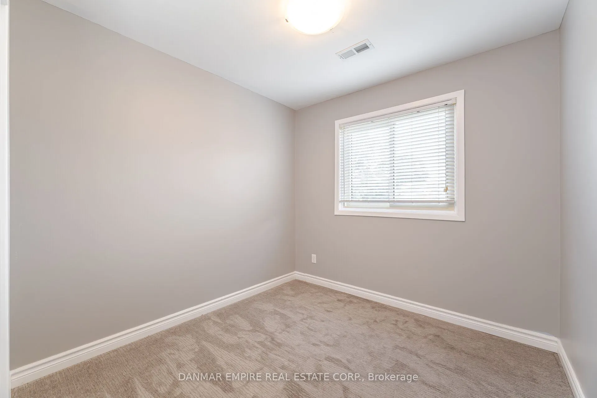 20 Mountainview Road S, #32