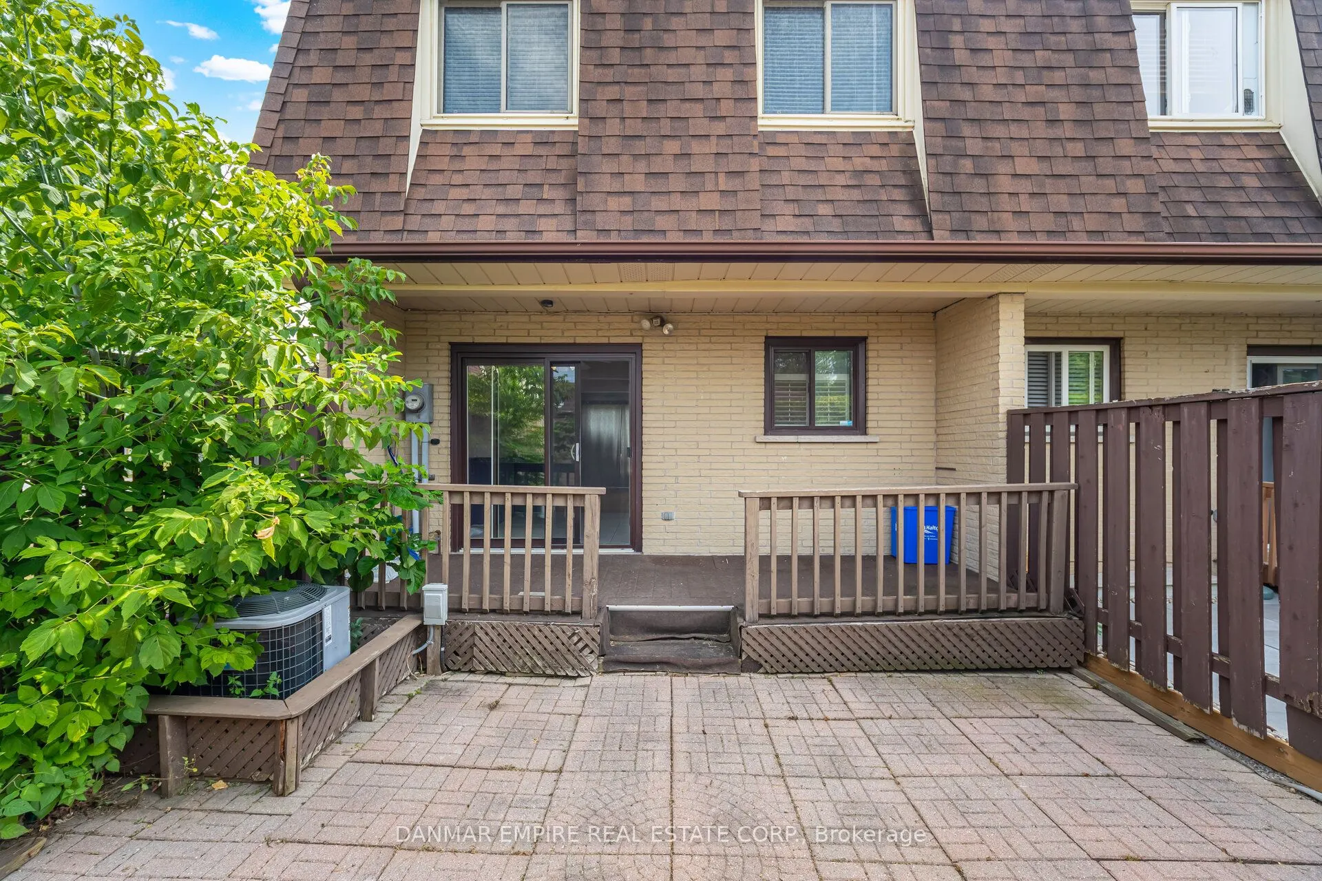 20 Mountainview Road S, #32