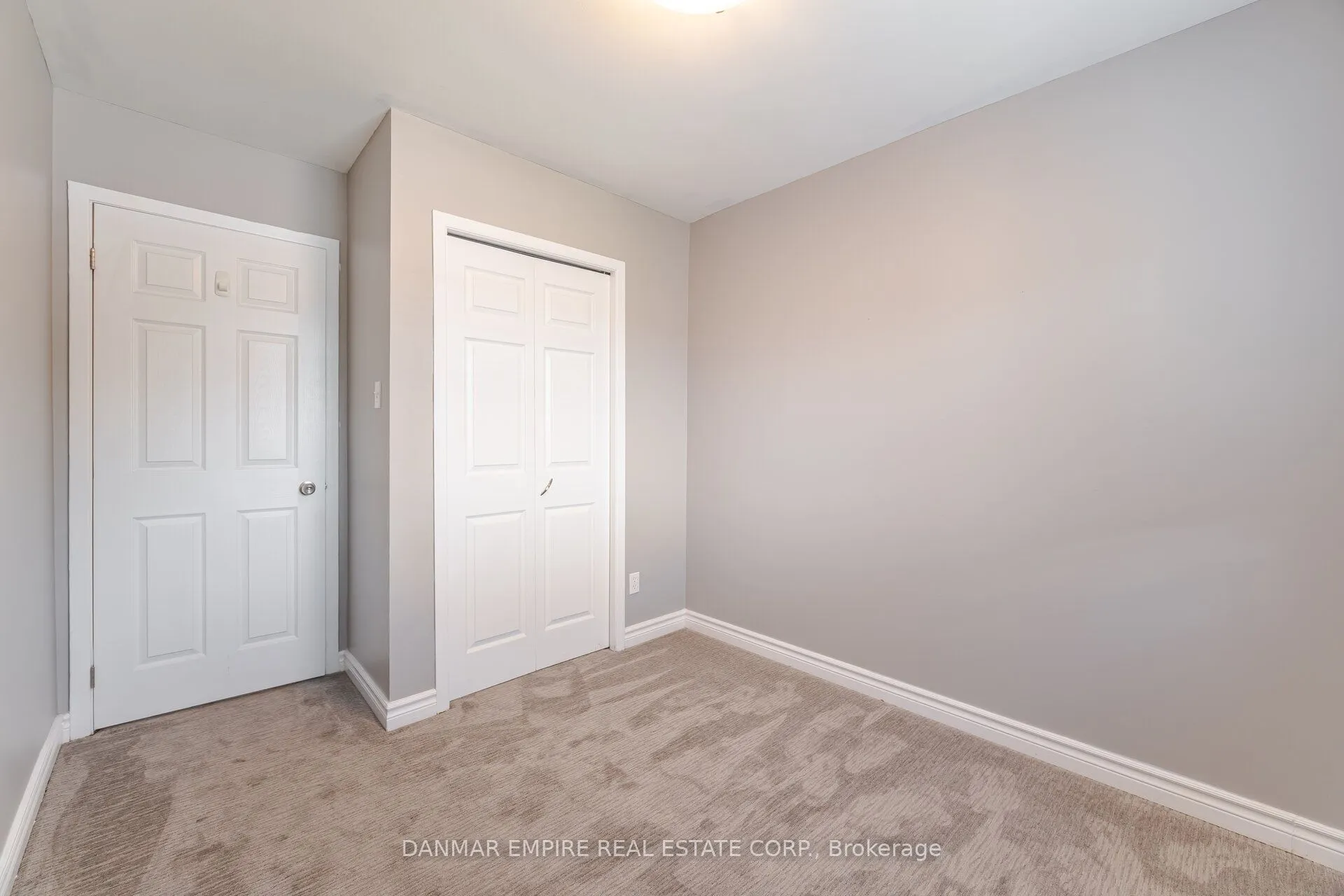 20 Mountainview Road S, #32