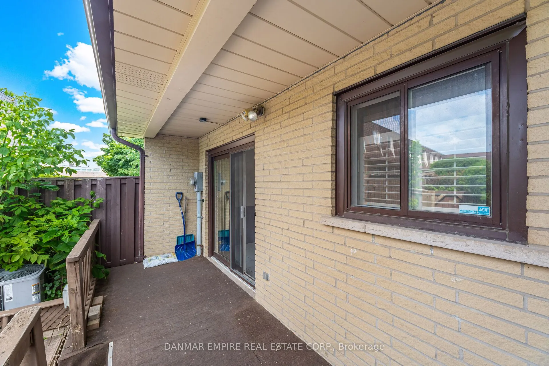 20 Mountainview Road S, #32
