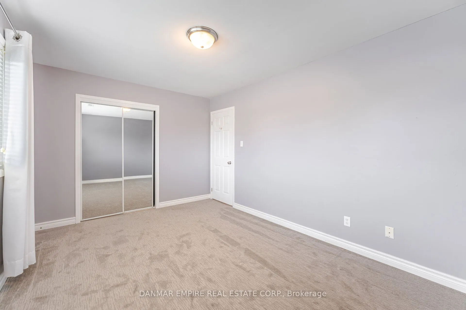 20 Mountainview Road S, #32