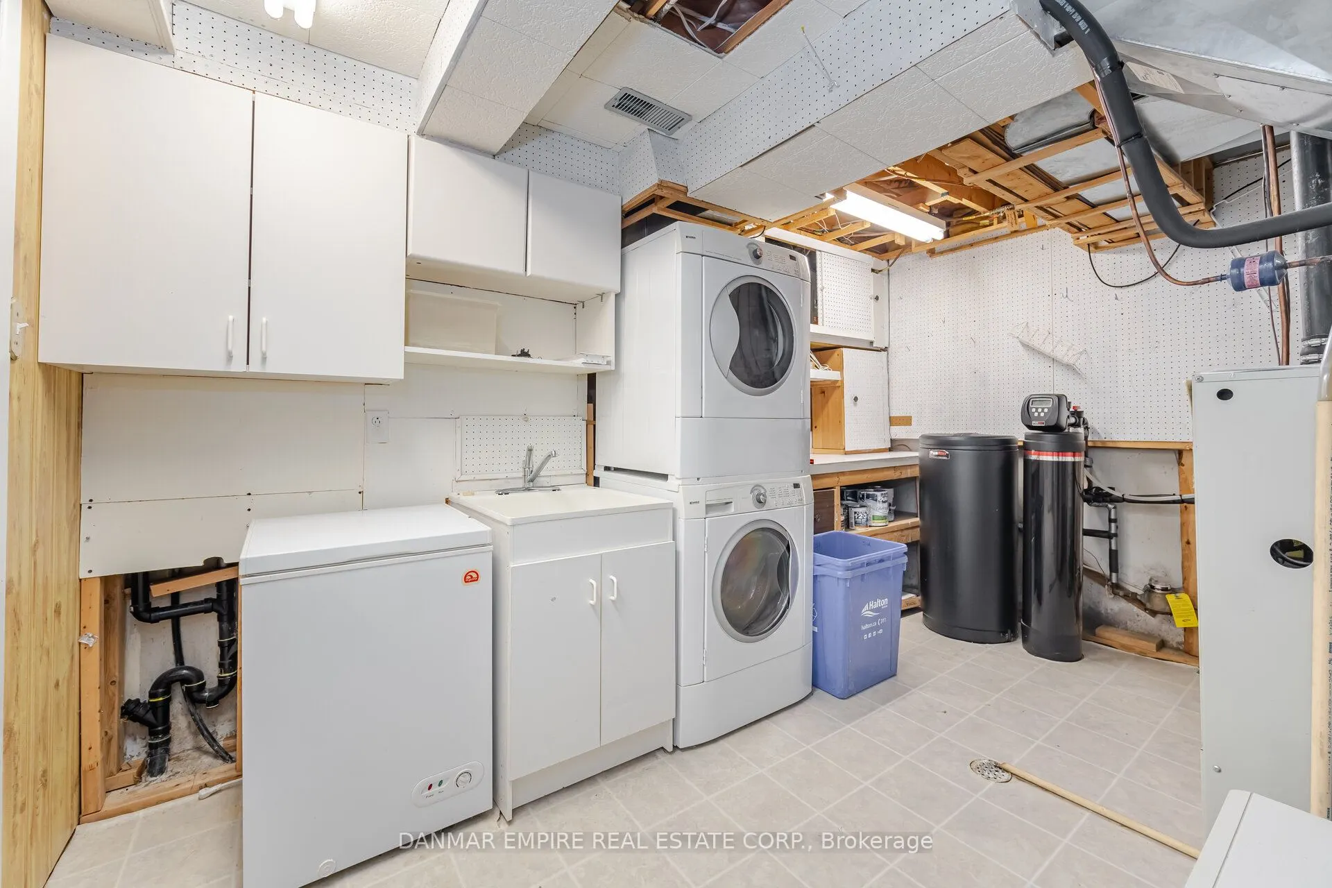 20 Mountainview Road S, #32