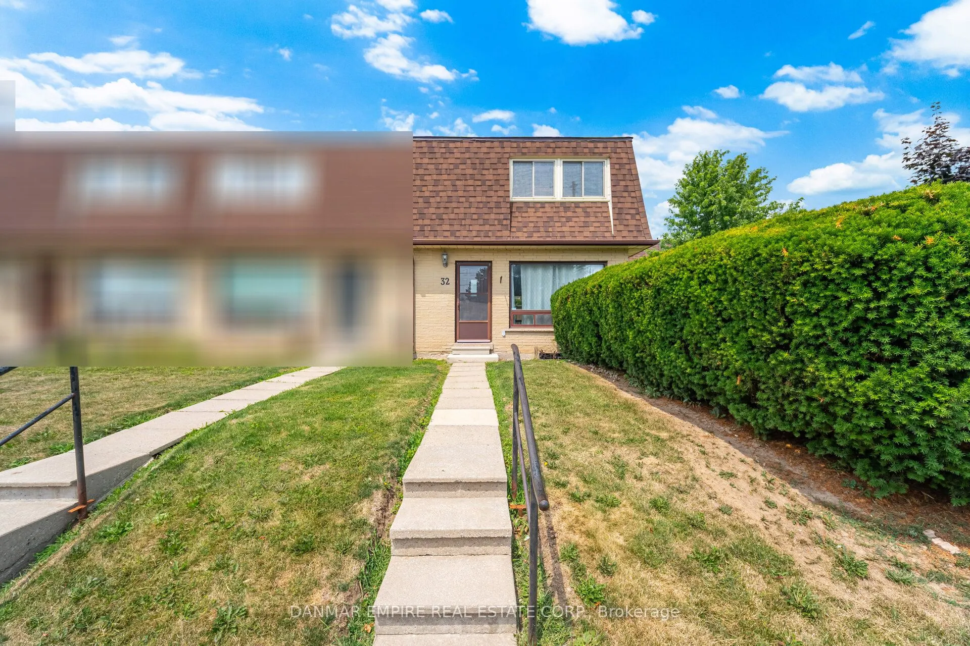 20 Mountainview Road S, #32