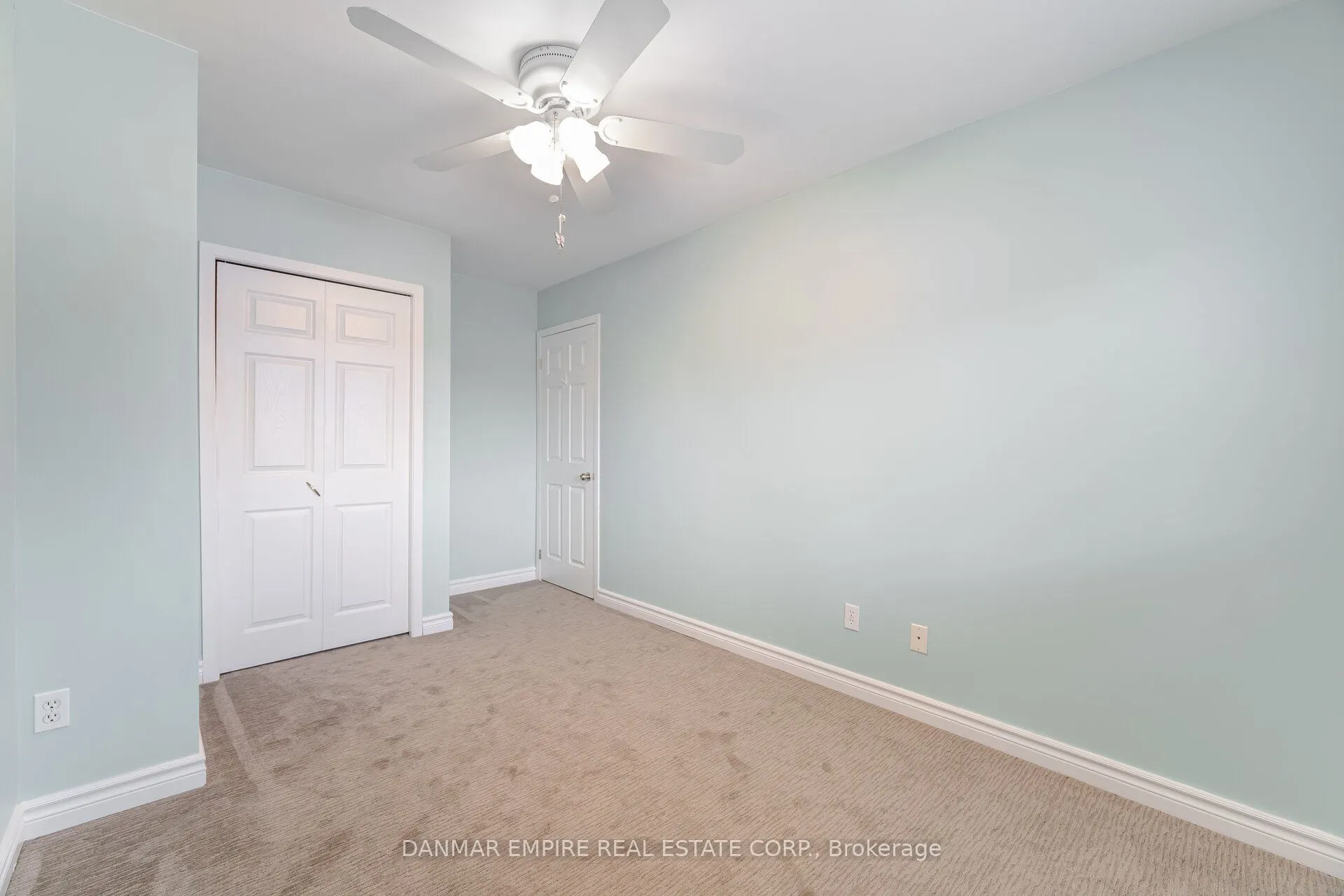 20 Mountainview Road S, #32