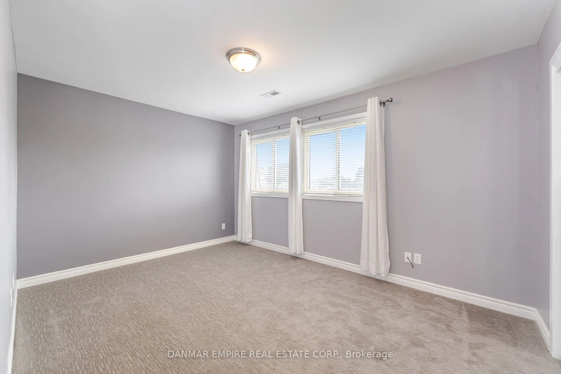 20 Mountainview Road S, #32
