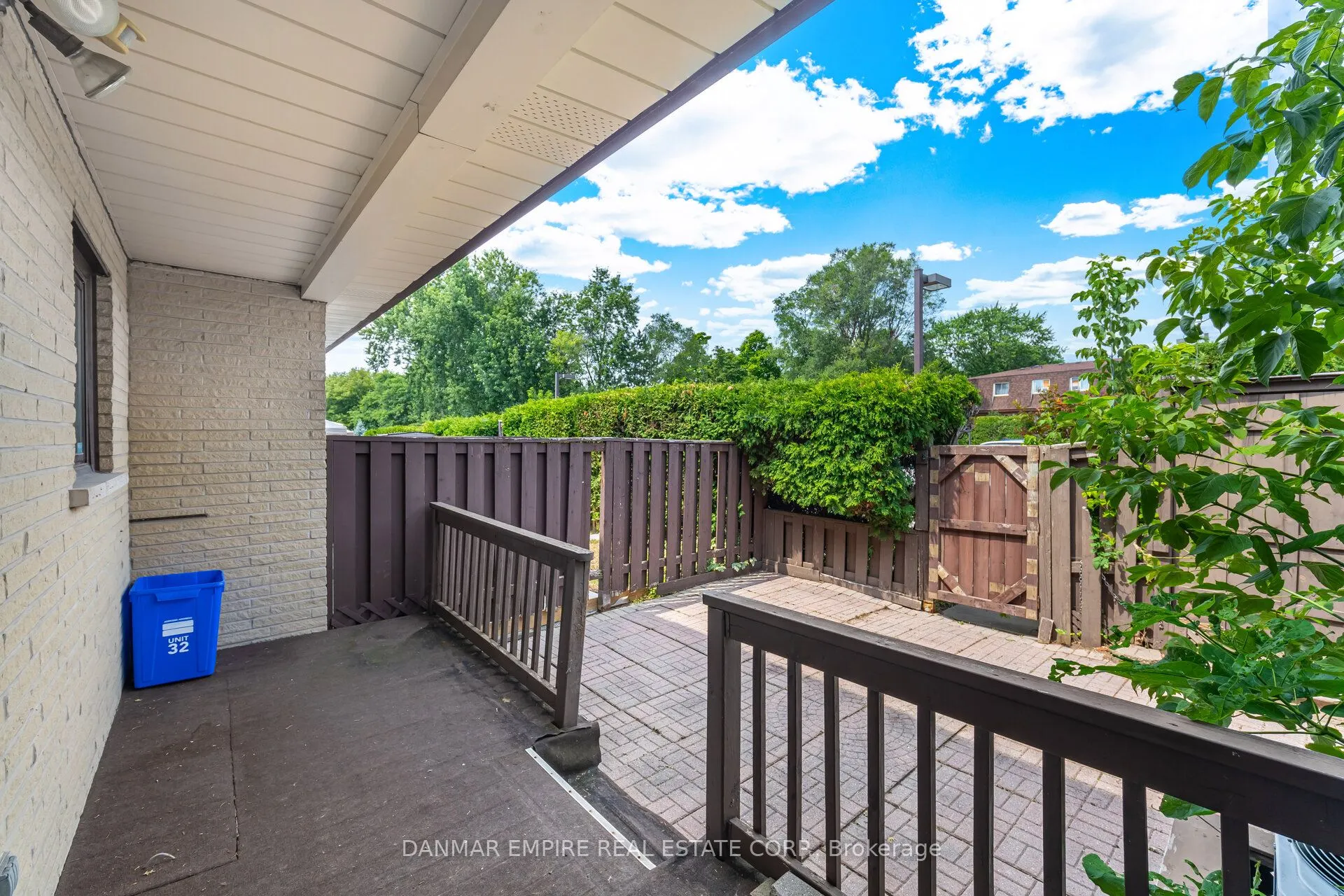 20 Mountainview Road S, #32