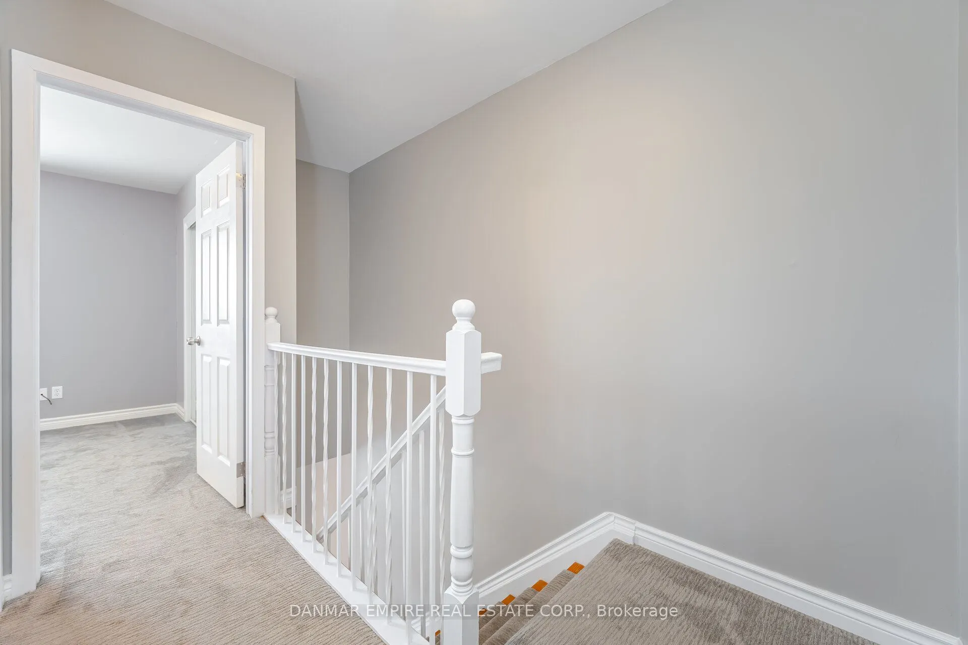 20 Mountainview Road S, #32