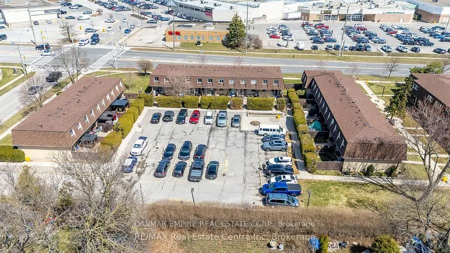 20 Mountainview Road S, #32
