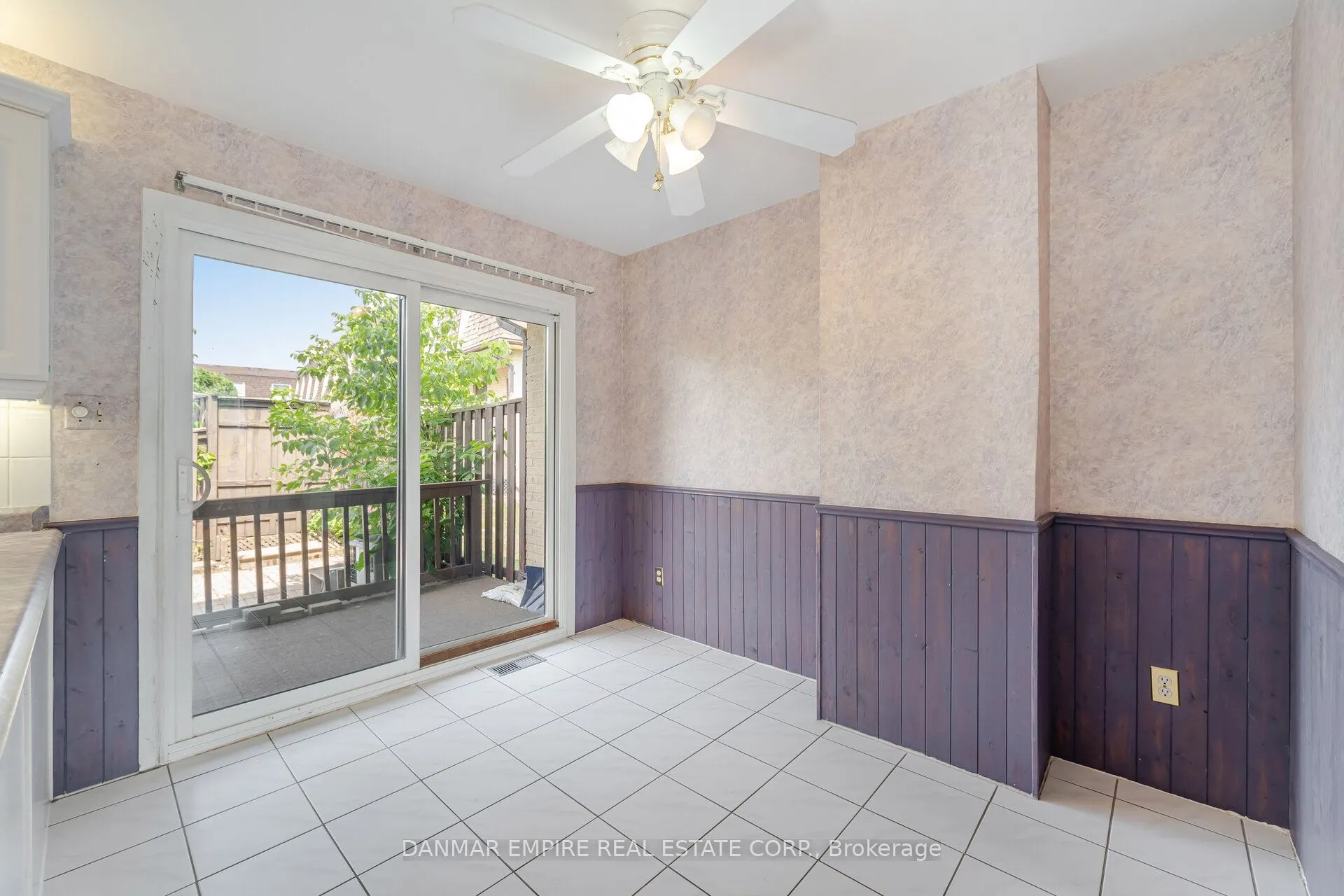 20 Mountainview Road S, #32