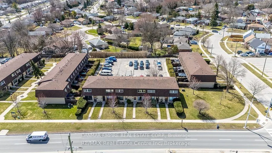 20 Mountainview Road S, #32