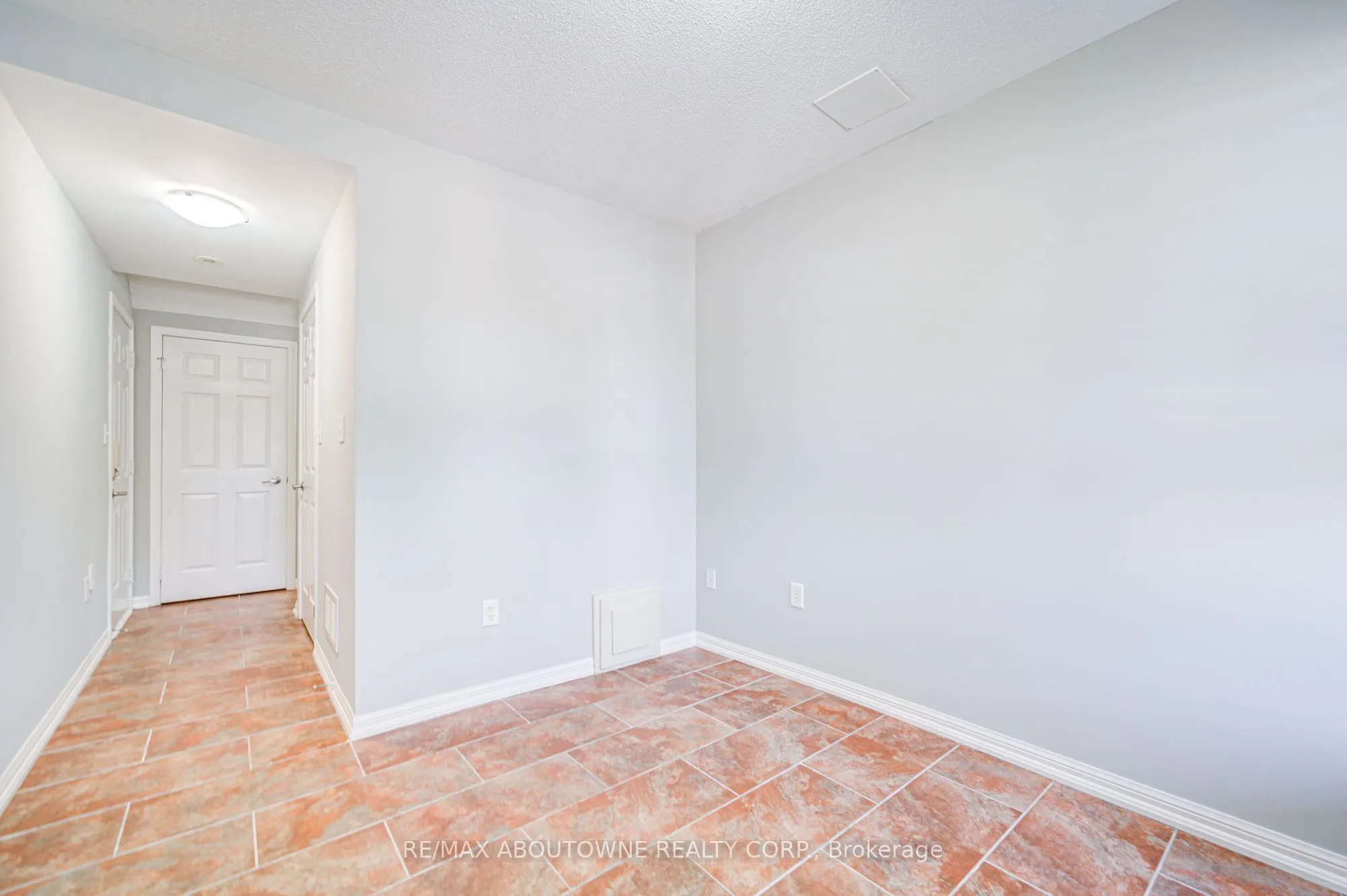3127 STORNOWAY Circle