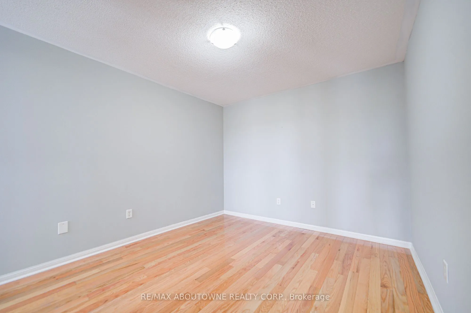 3127 STORNOWAY Circle