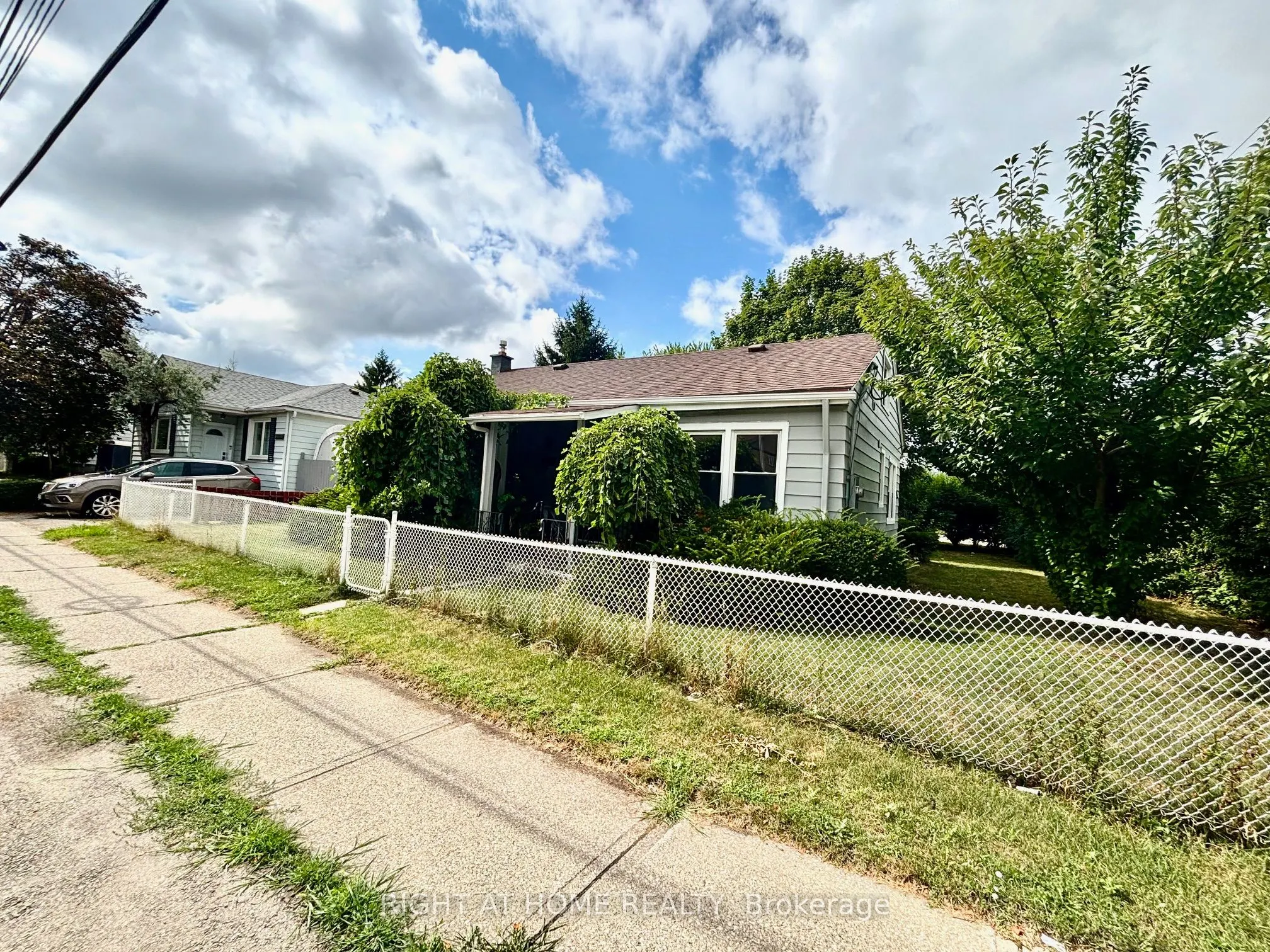 442 Broadway Avenue, #Upper