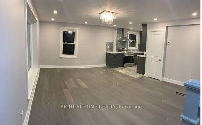 442 Broadway Avenue, #Upper