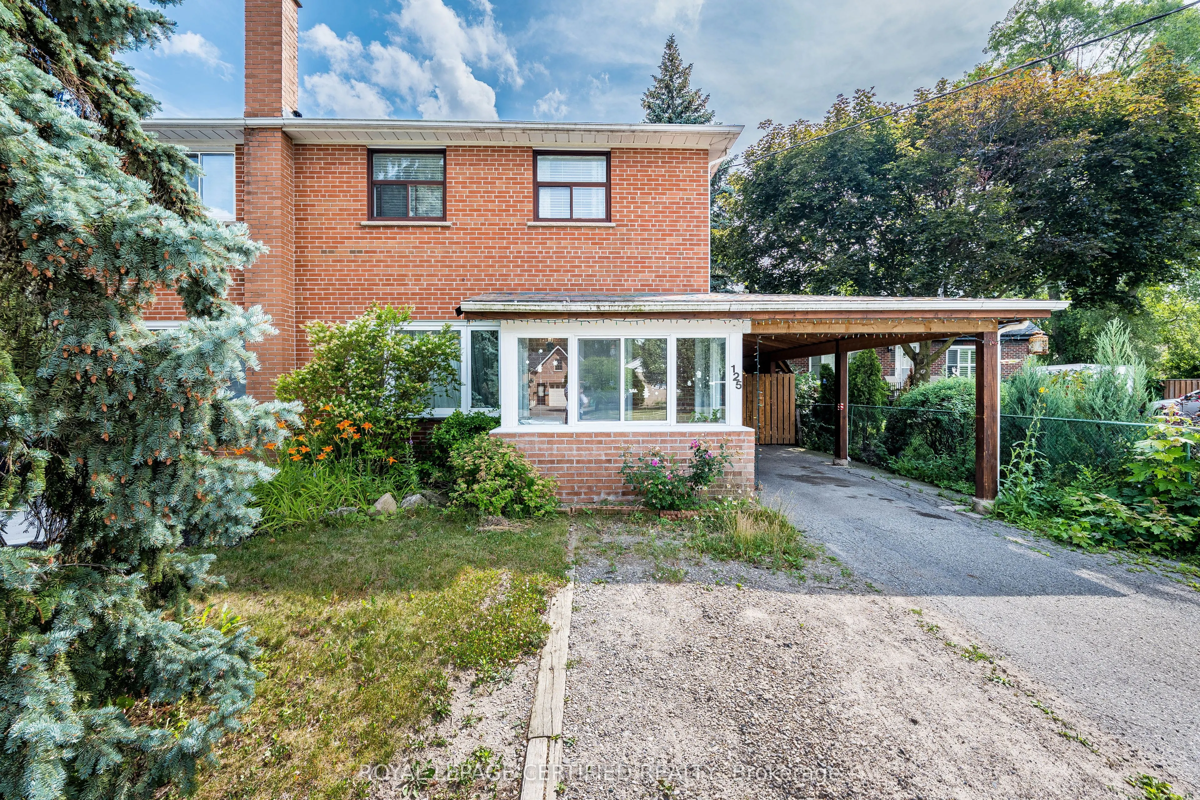 125 Mcmurchy Avenue S