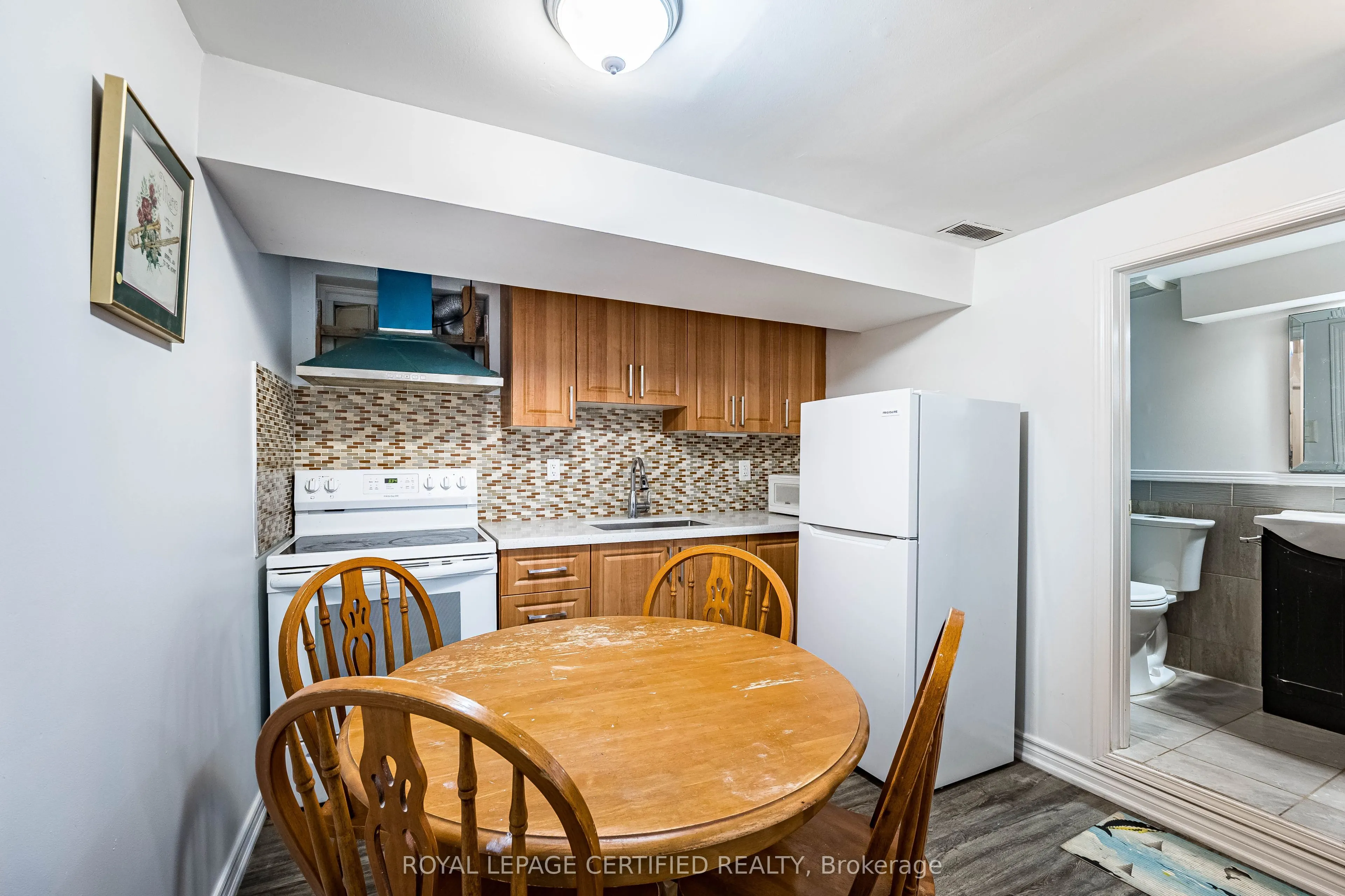 125 Mcmurchy Avenue S