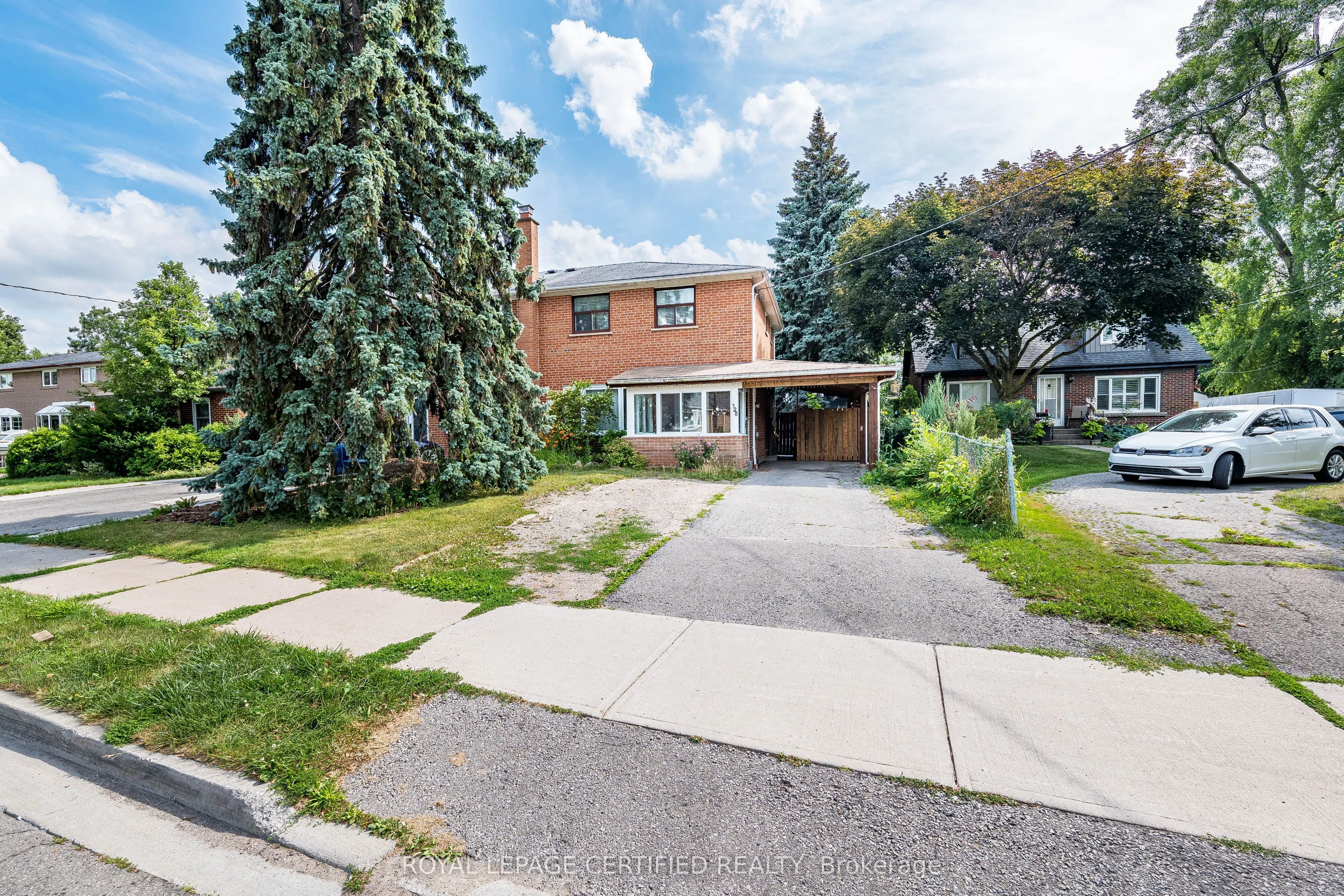 125 Mcmurchy Avenue S