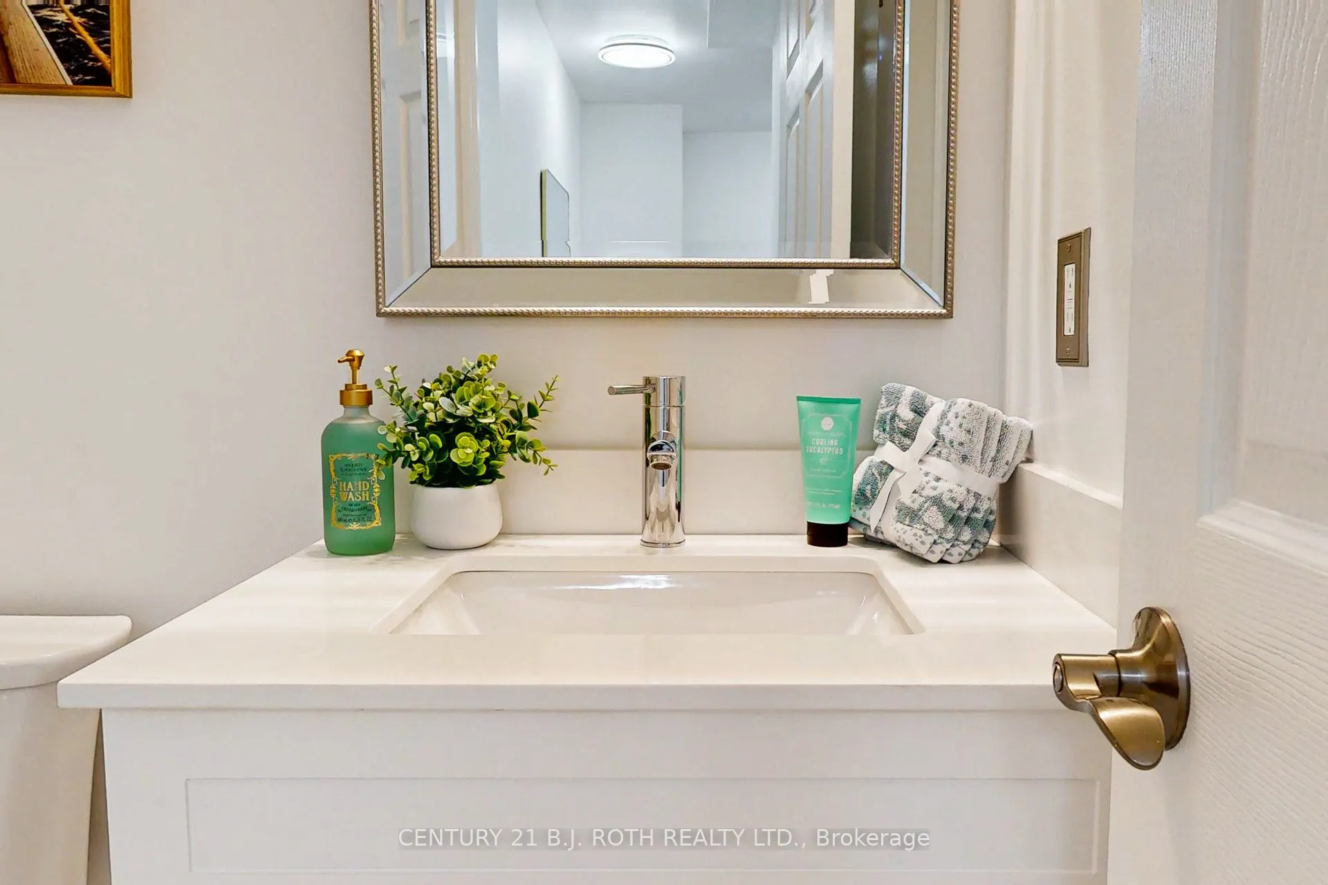 1135 Royal York Road, #318