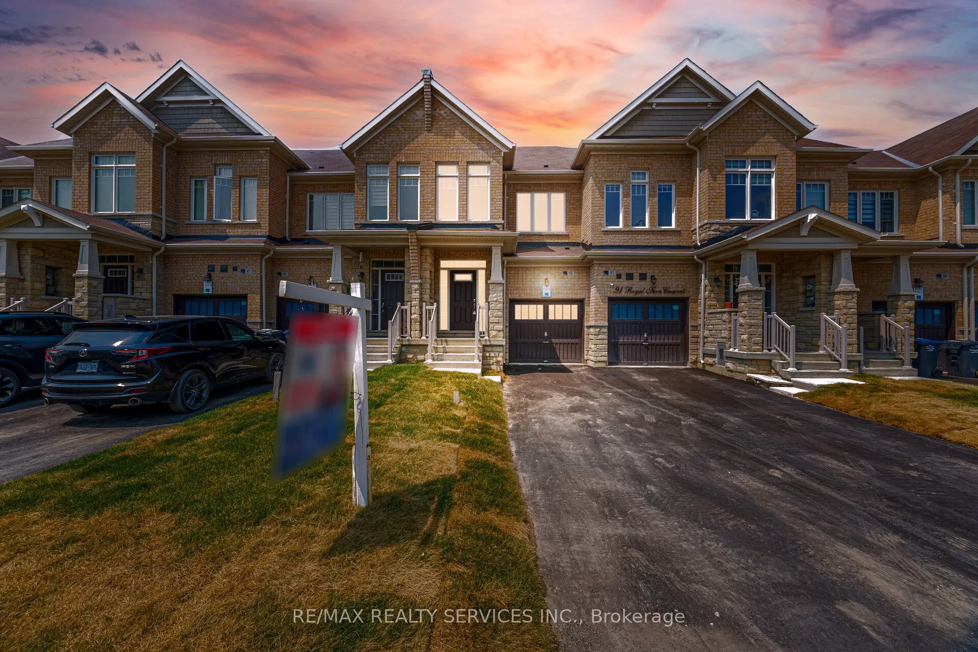 93 Royal Fern Crescent