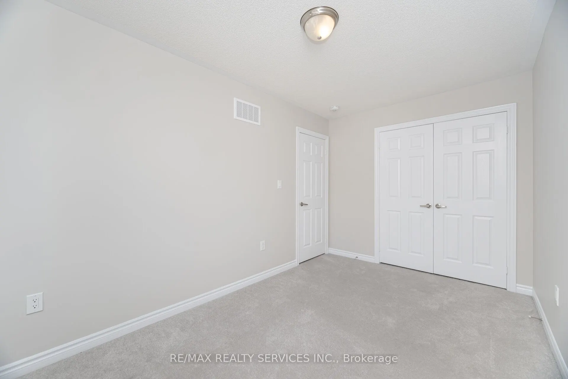 93 Royal Fern Crescent