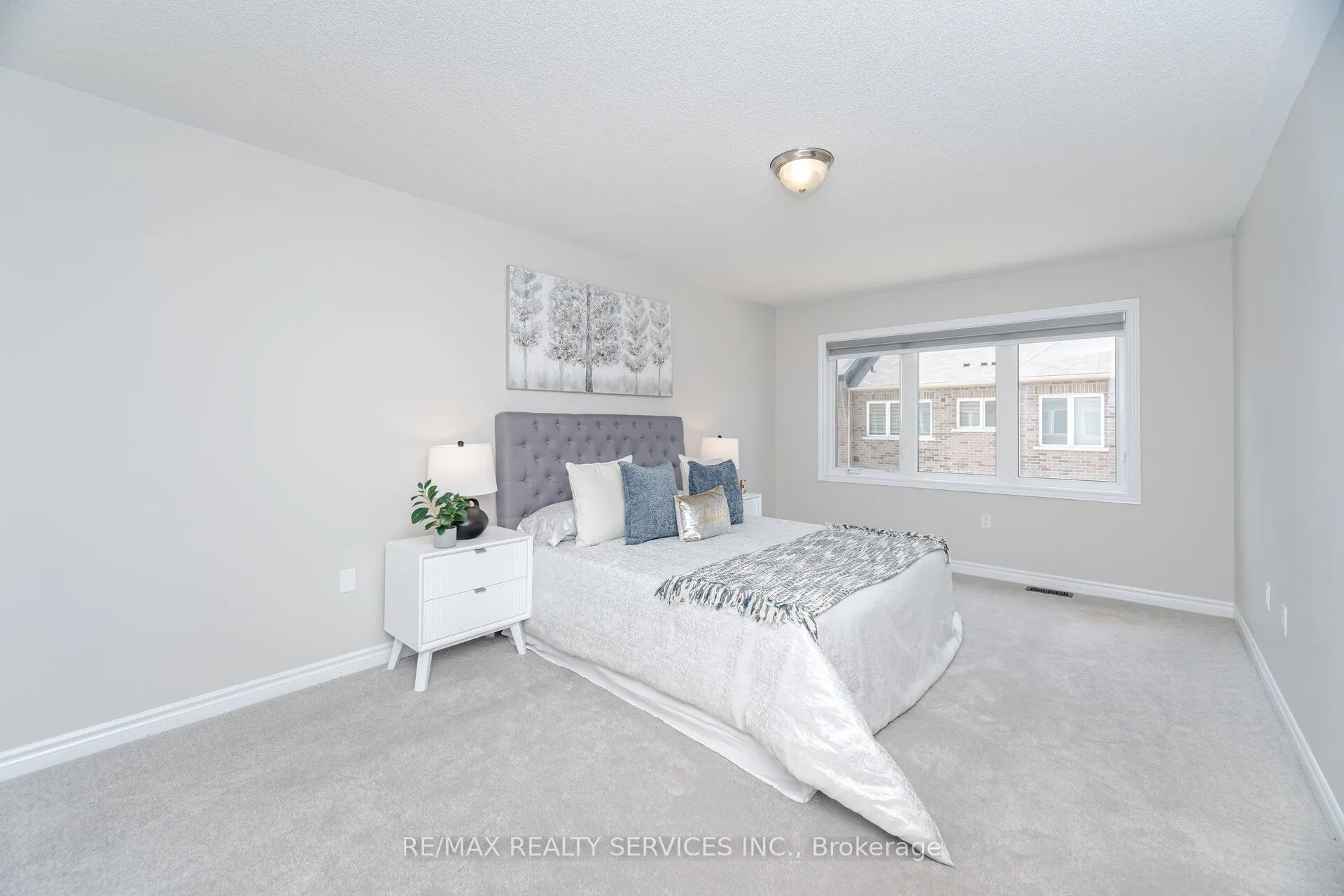 93 Royal Fern Crescent