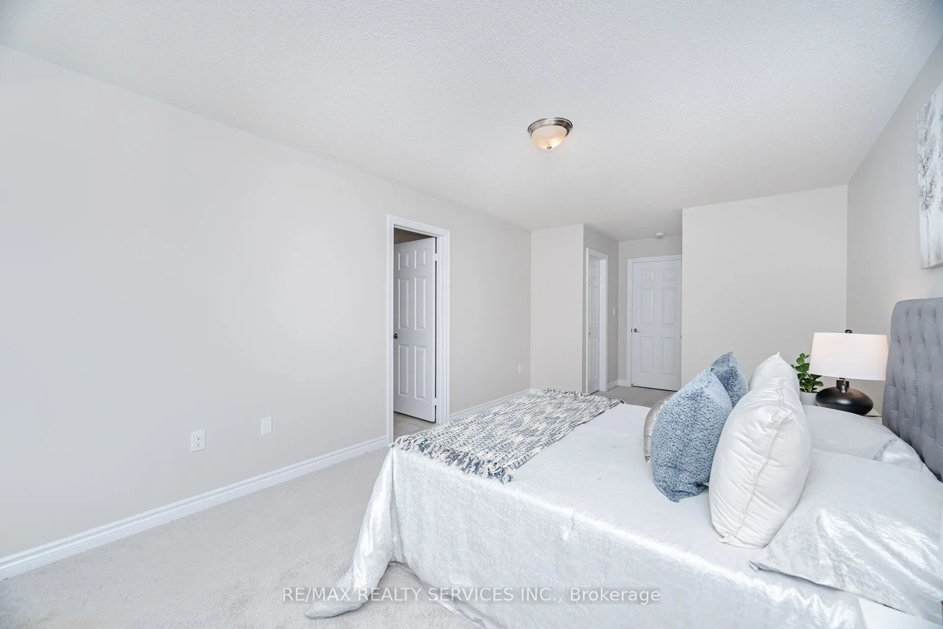 93 Royal Fern Crescent