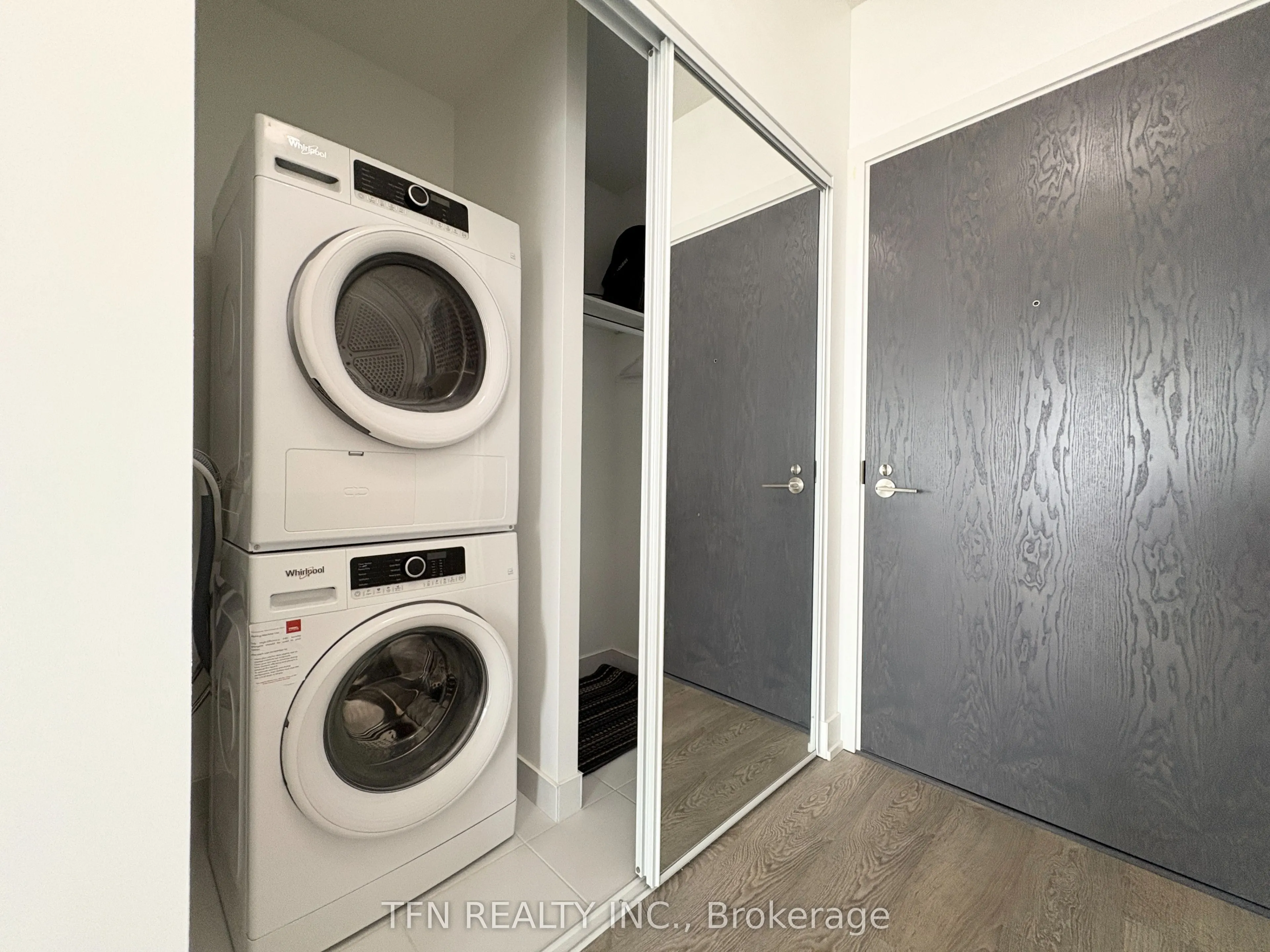 9 Mabelle Avenue, #3425