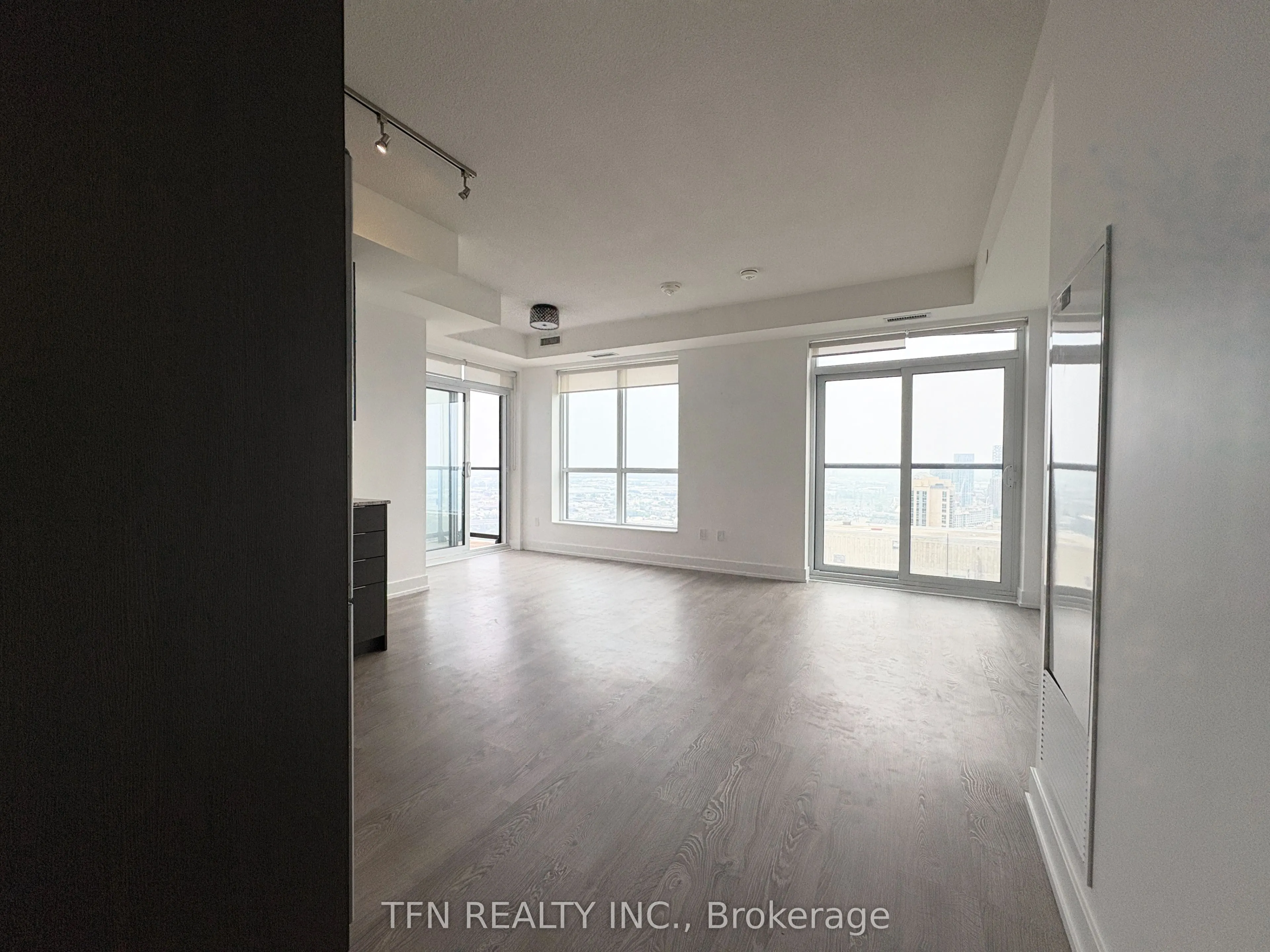 9 Mabelle Avenue, #3425