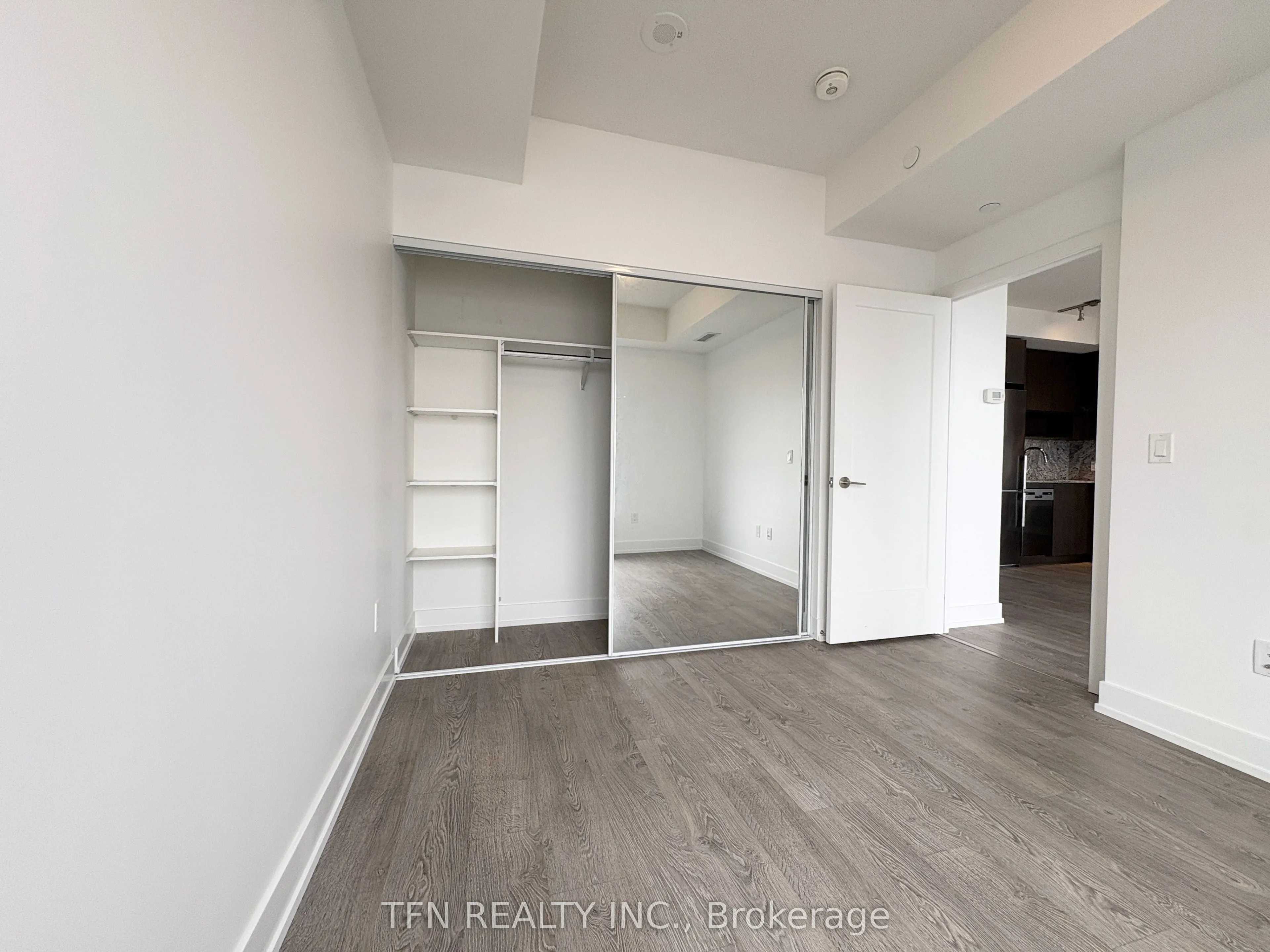 9 Mabelle Avenue, #3425