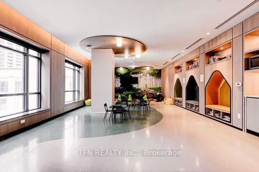 9 Mabelle Avenue, #3425