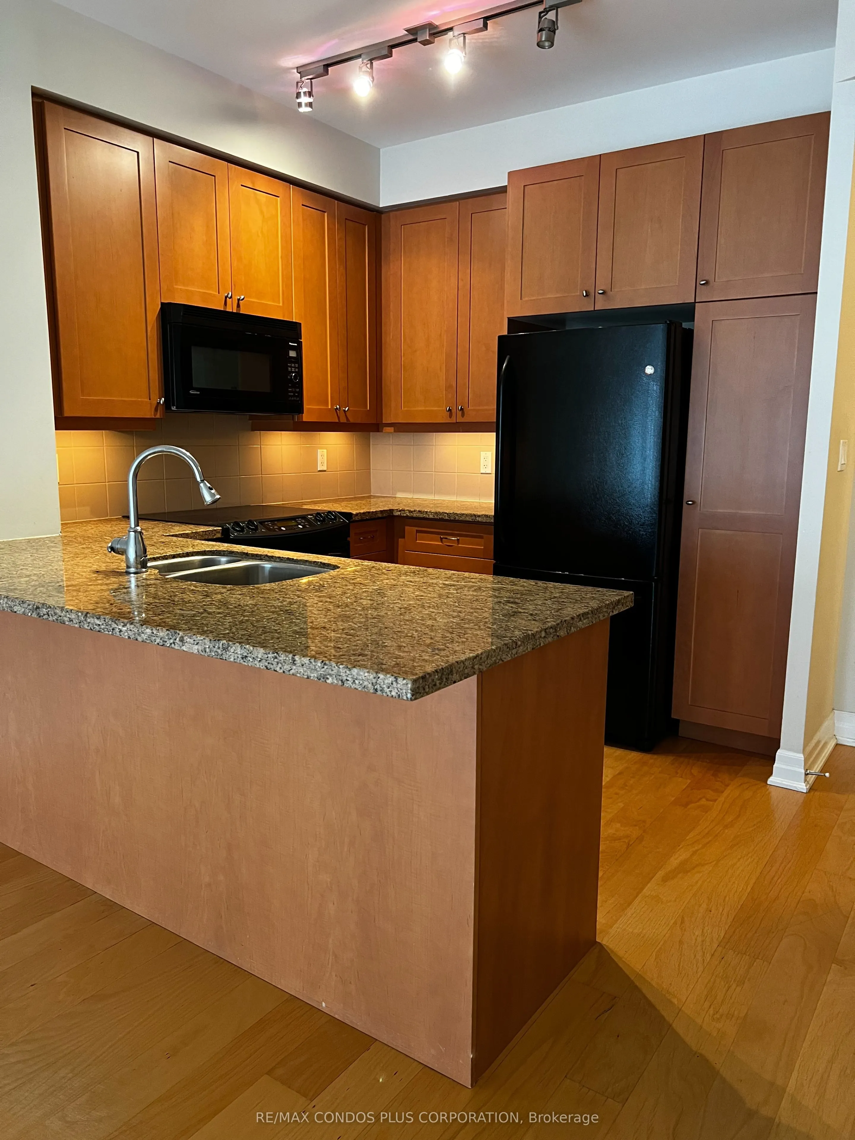 2855 Bloor Street W, #619