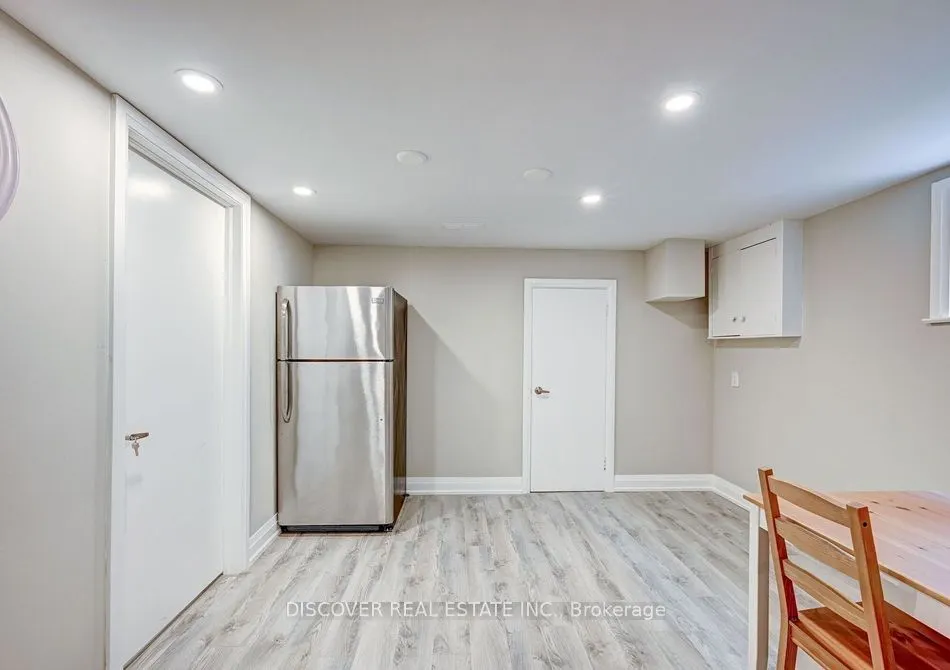 1023 Caven Street