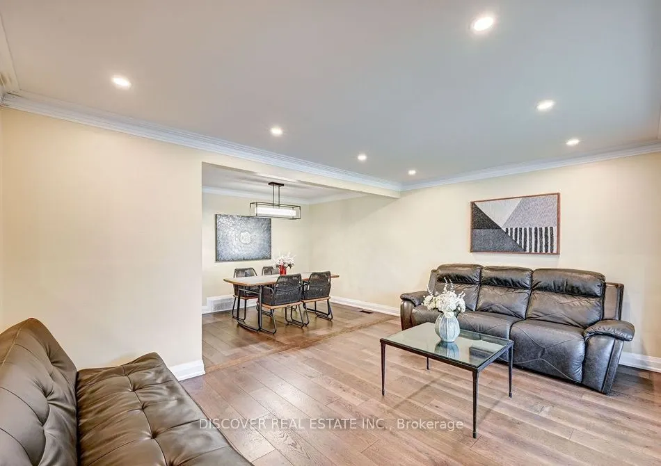 1023 Caven Street