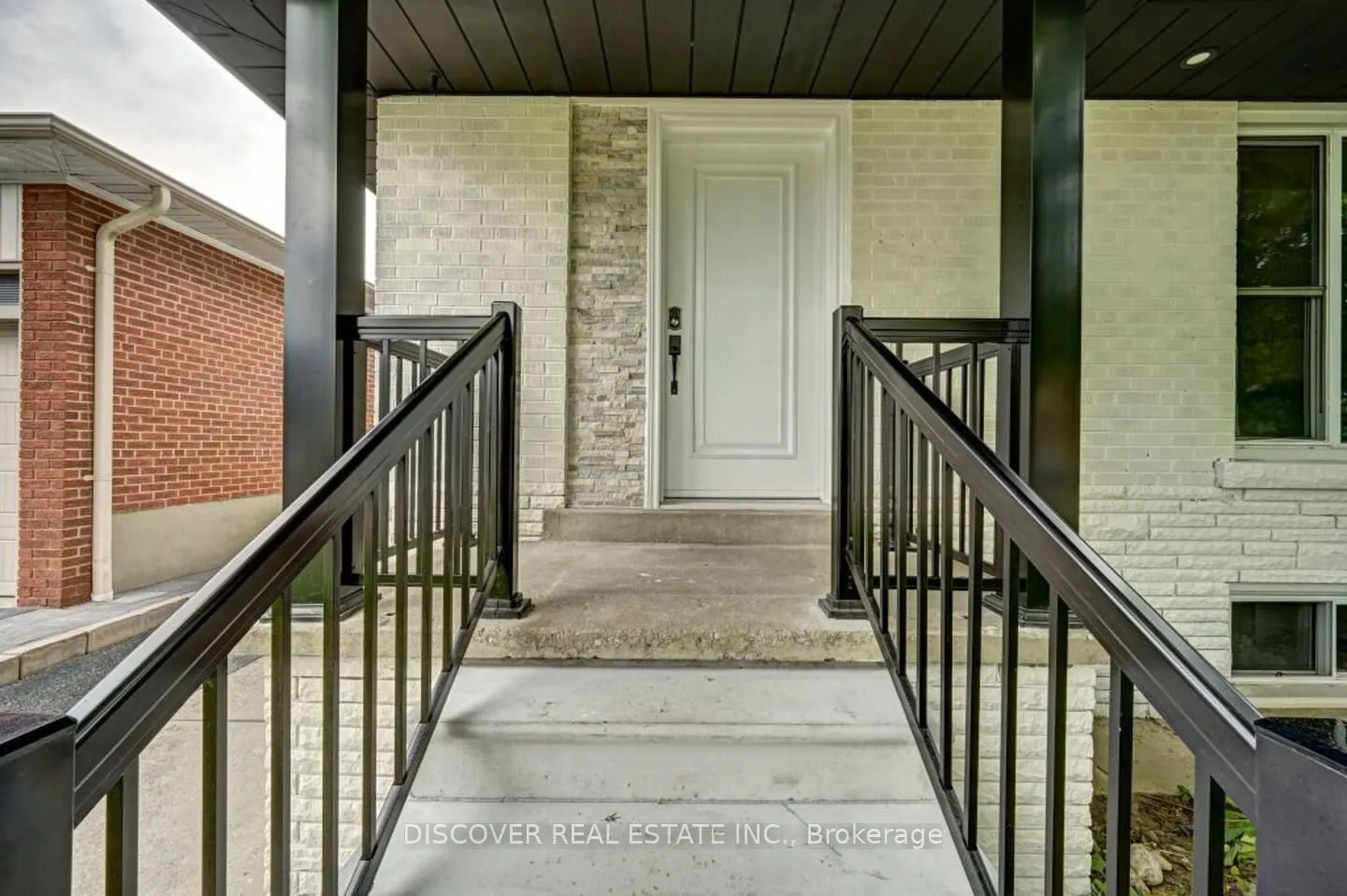 1023 Caven Street