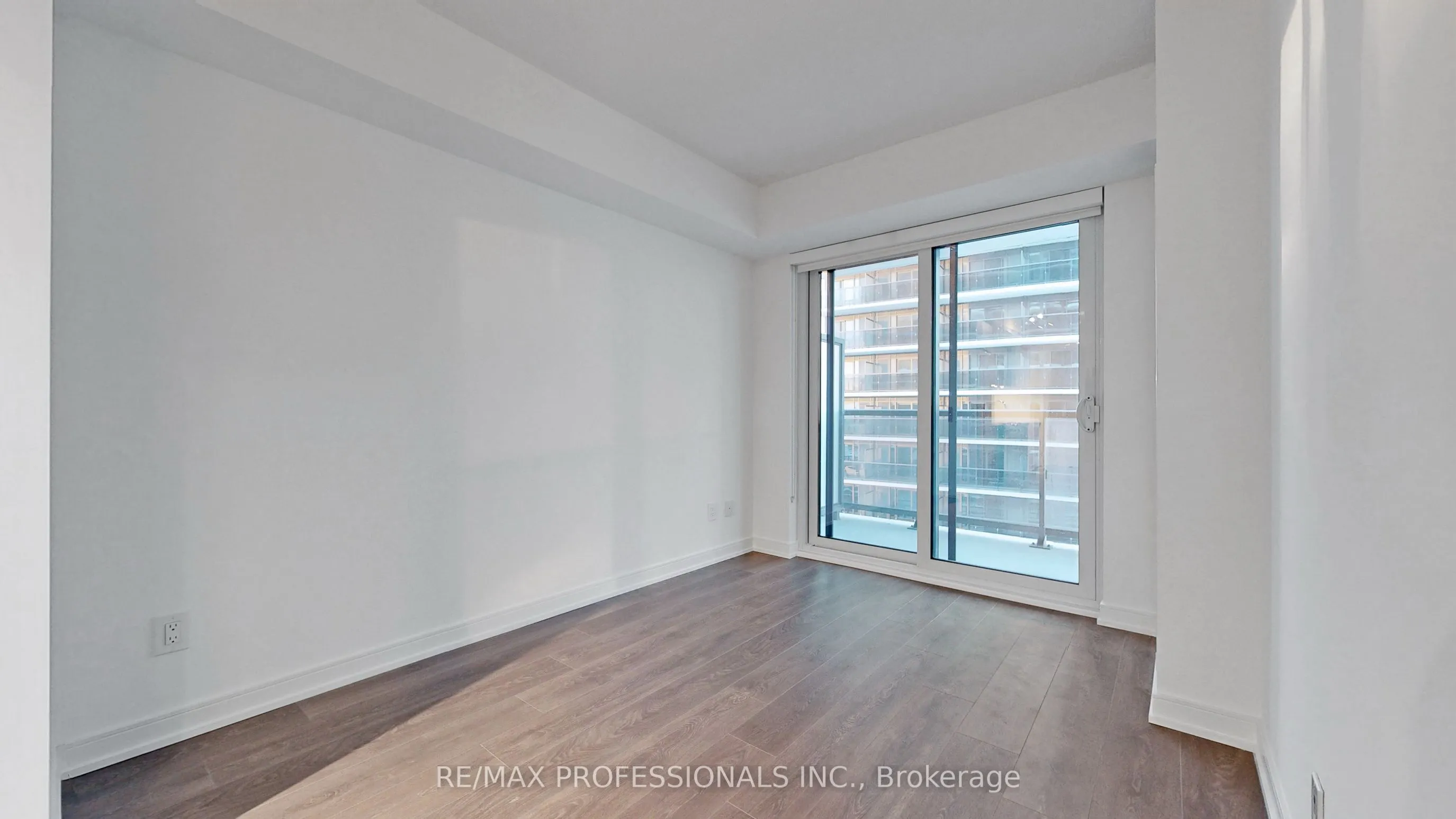 30 Samuel Wood Way, #807